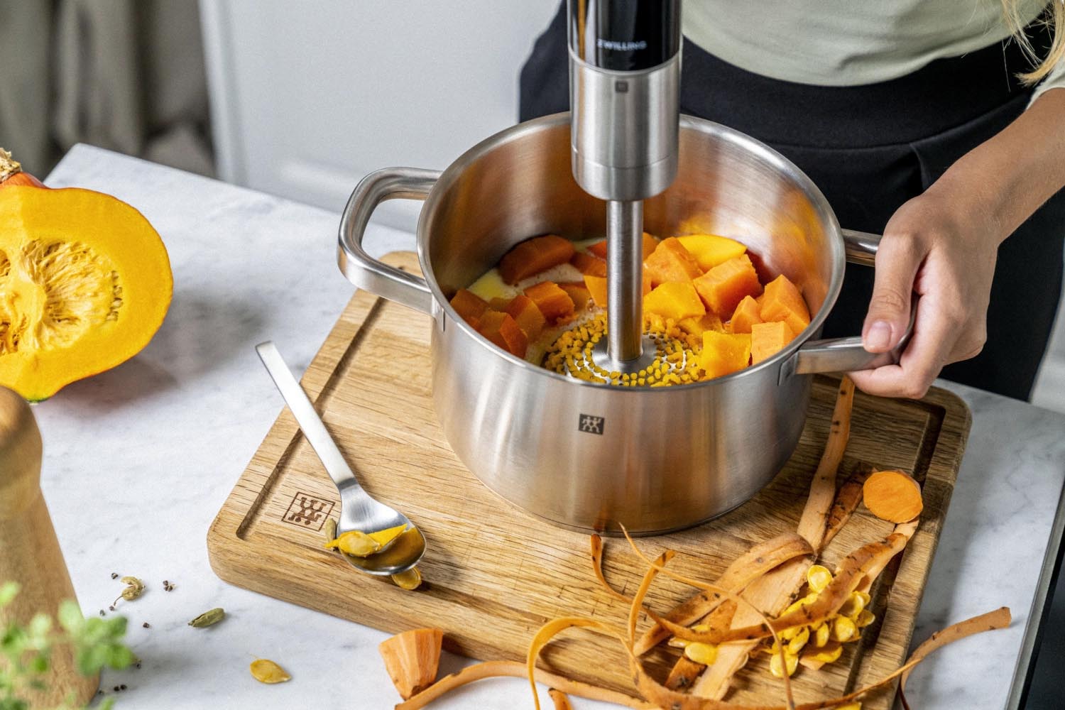 Hochwertiger Enfinigy Kartoffelstampfer-Aufsatz von Zwilling, ideal für feines Püree, robust, pflegeleicht und langlebig.