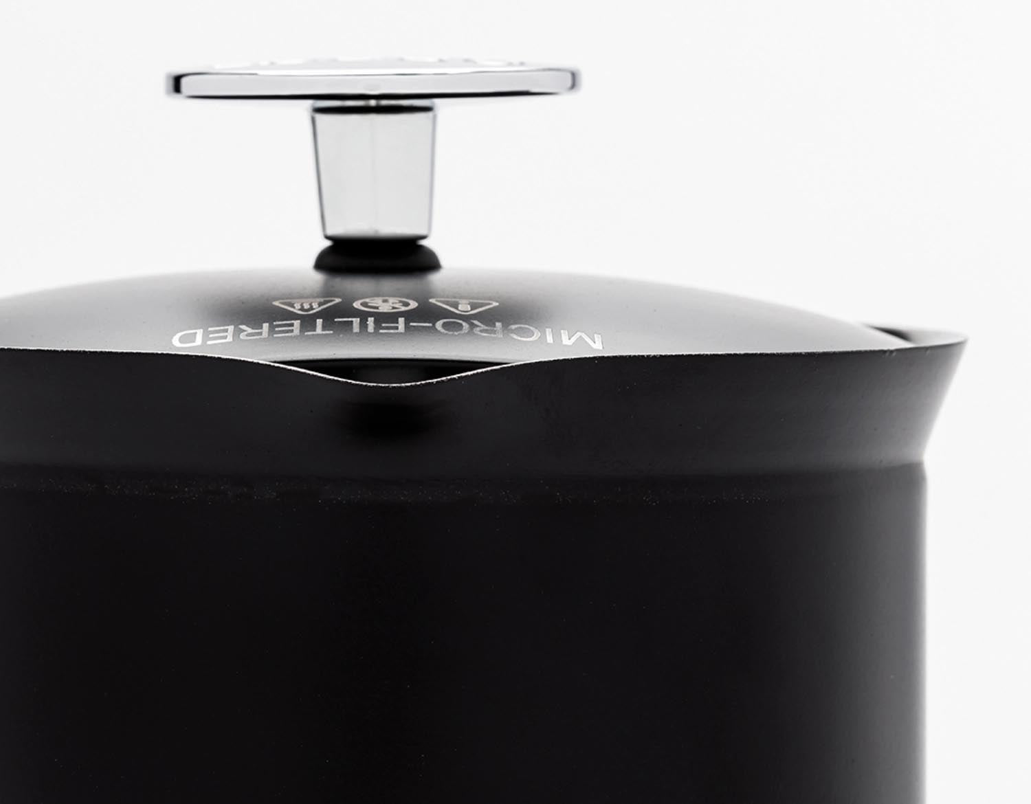 Stilvolle Espro P7 French Press in Schwarz, 946ml Edelstahl, mit innovativem Filtersystem für intensiven Kaffeegenuss.