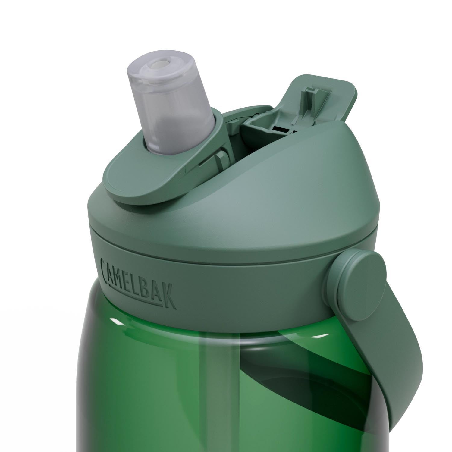 Die CamelBak Thrive Flip Straw 1.0L in Forest Green ist eine moderne Trinkflasche mit praktischem Flip-Strohhalm und stilvollem Design.