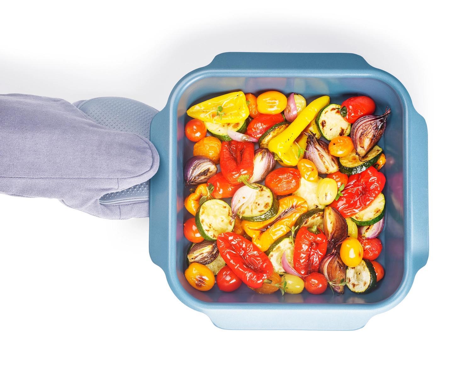 Quadratische Backform 24x24cm, antihaftbeschichtet, ideal für Kuchen und Aufläufe, von Joseph Joseph, langlebig und leicht zu reinigen.