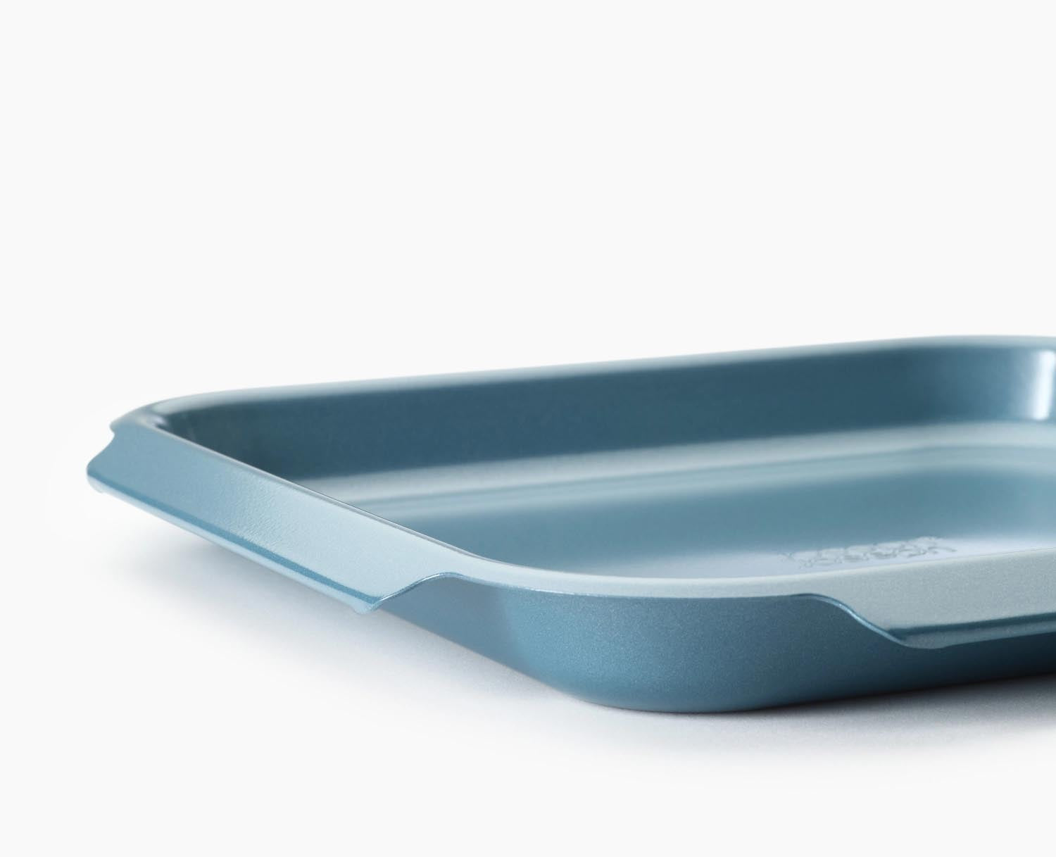 Backform Nest Bake M von Joseph Joseph, 30x33cm, 3cm hoch, antihaftbeschichtet, perfekt für Backen und leicht zu reinigen.