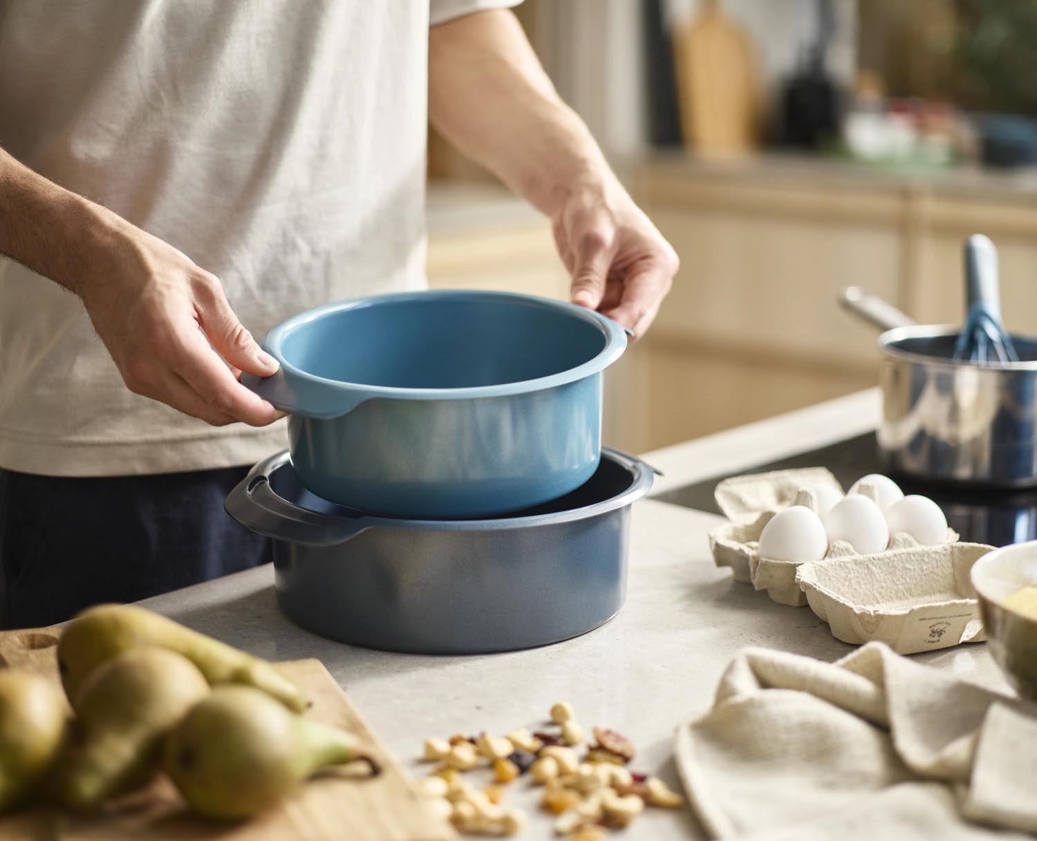 Erleben Sie das praktische 2er Set Nest Bake Backformen von Joseph Joseph – langlebig, antihaftbeschichtet und platzsparend für Ihre Backabenteuer!