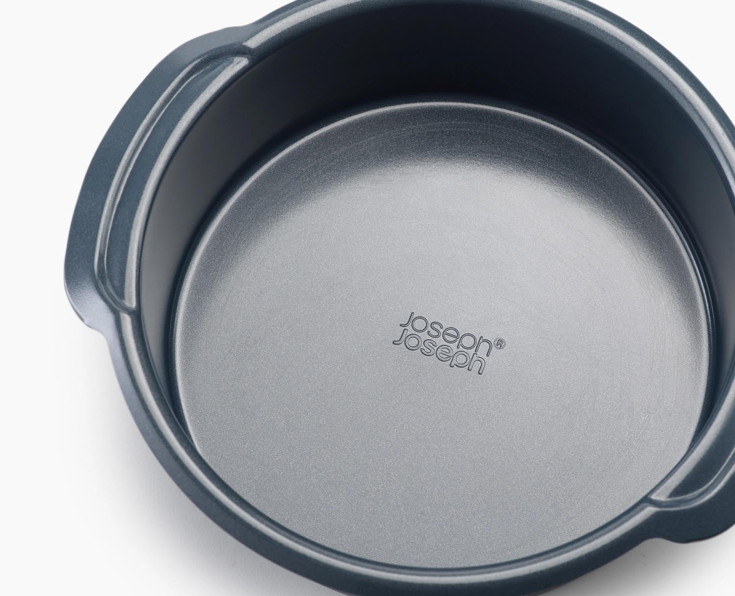 Antihaftbeschichtete Backform von Joseph Joseph, 23 cm, ideal für Kuchen, langlebig, leicht zu reinigen, perfekt für Hobbybäcker.