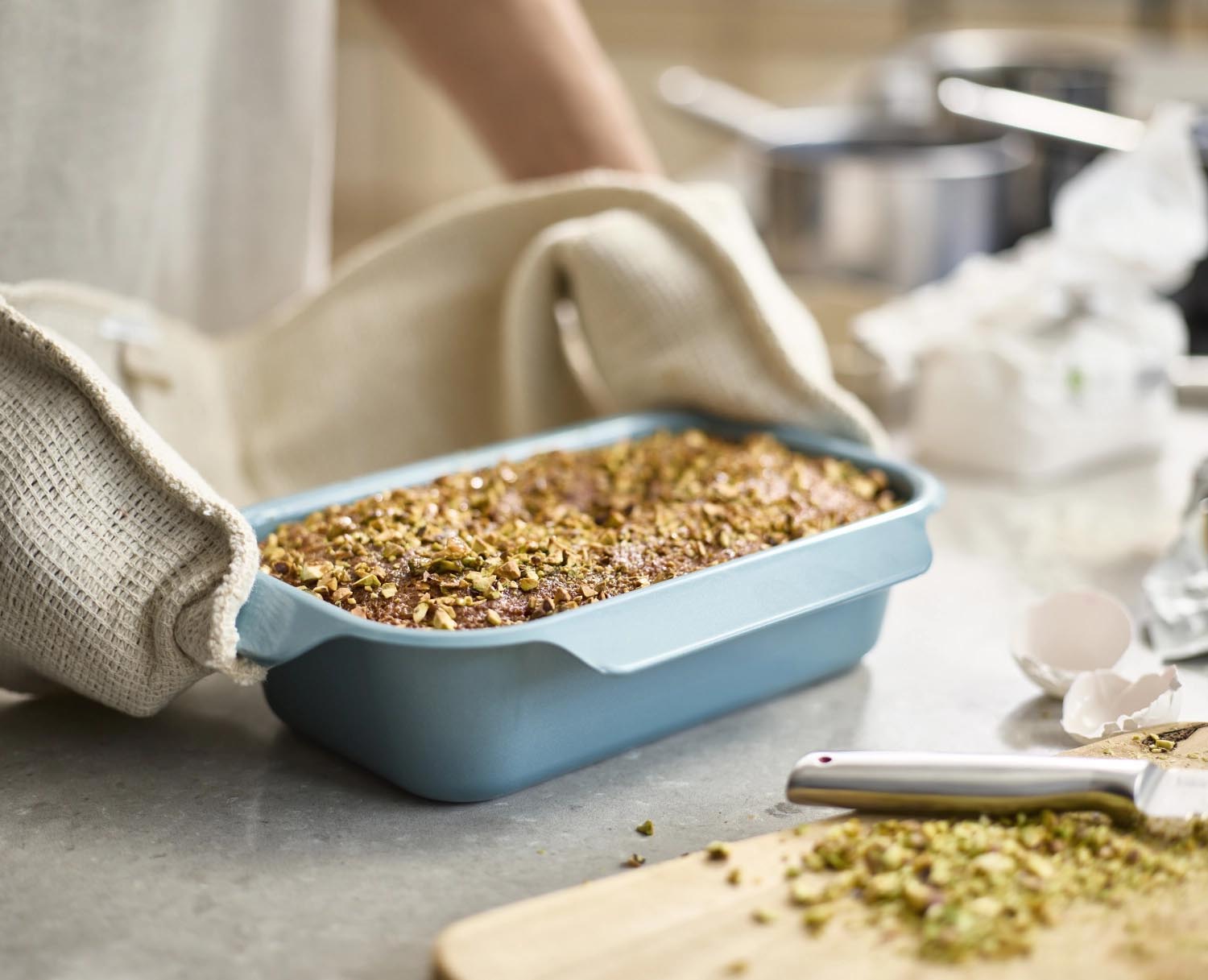 Joseph Joseph Nest Bake Backform 19x30x7cm, antihaftbeschichtet, robust, leicht zu reinigen, perfekt für Kuchen und Backliebhaber.