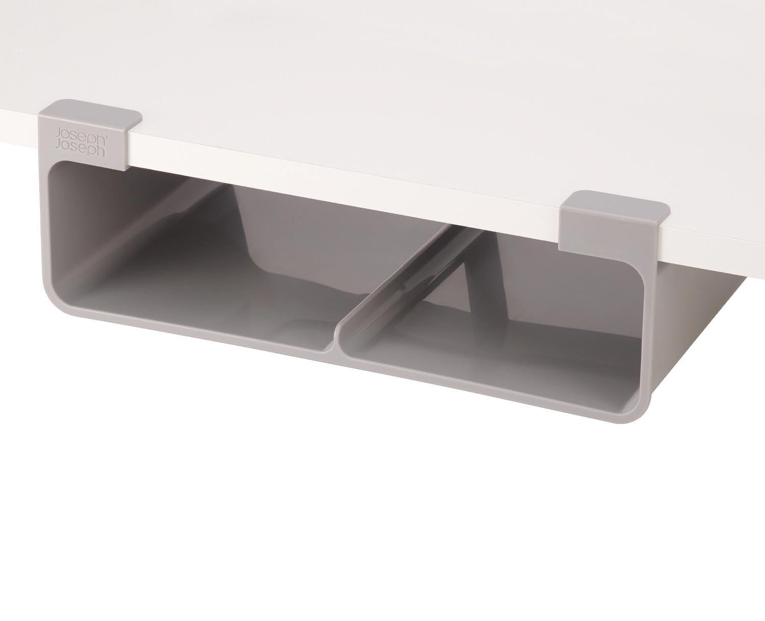 CupboardStore Schubladeneinsatz für Abfallsäcke und Beutel in Grau präsentiert im Onlineshop von KAQTU Design AG. Küchenhelfer ist von Joseph Joseph