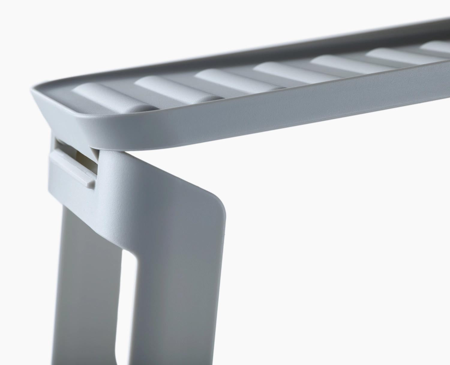 Praktisches 6er-Set Schuhcaddy von Joseph Joseph, aus robustem PP in ecru, ideal für platzsparende und ordentliche Schuhaufbewahrung.