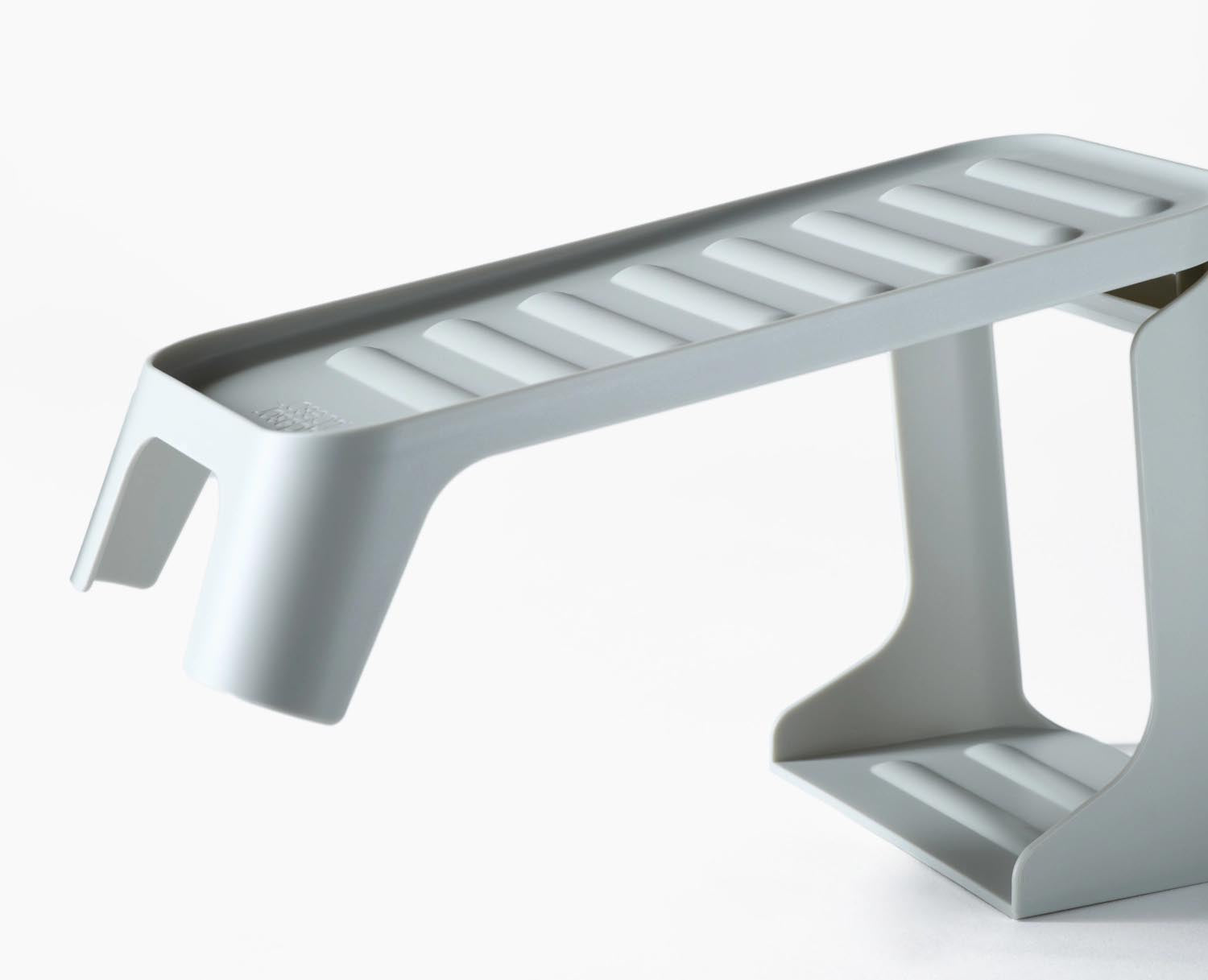 Praktisches 6er-Set Schuhcaddy von Joseph Joseph, aus robustem PP in ecru, ideal für platzsparende und stilvolle Schuhaufbewahrung.