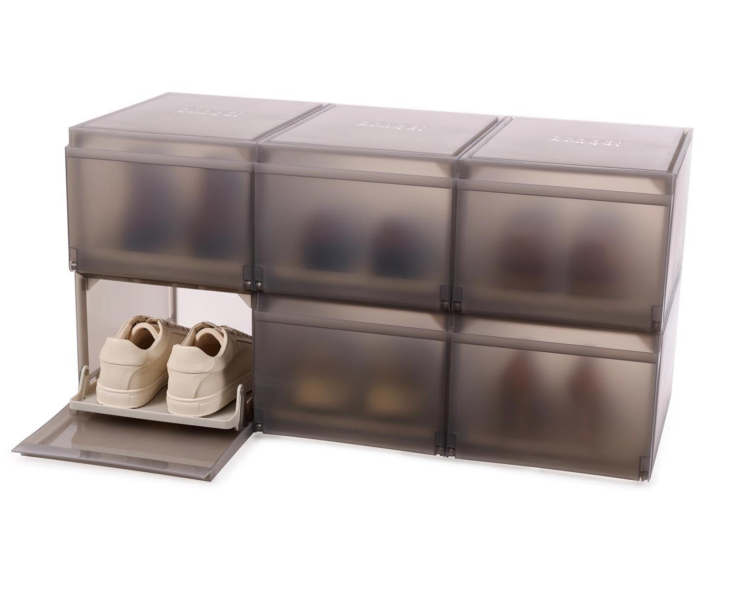 Praktisches 6er Set grauer Schuhboxen von Joseph Joseph, stapelbar, 22x28x36cm, ideal zur ordentlichen Schuhaufbewahrung.