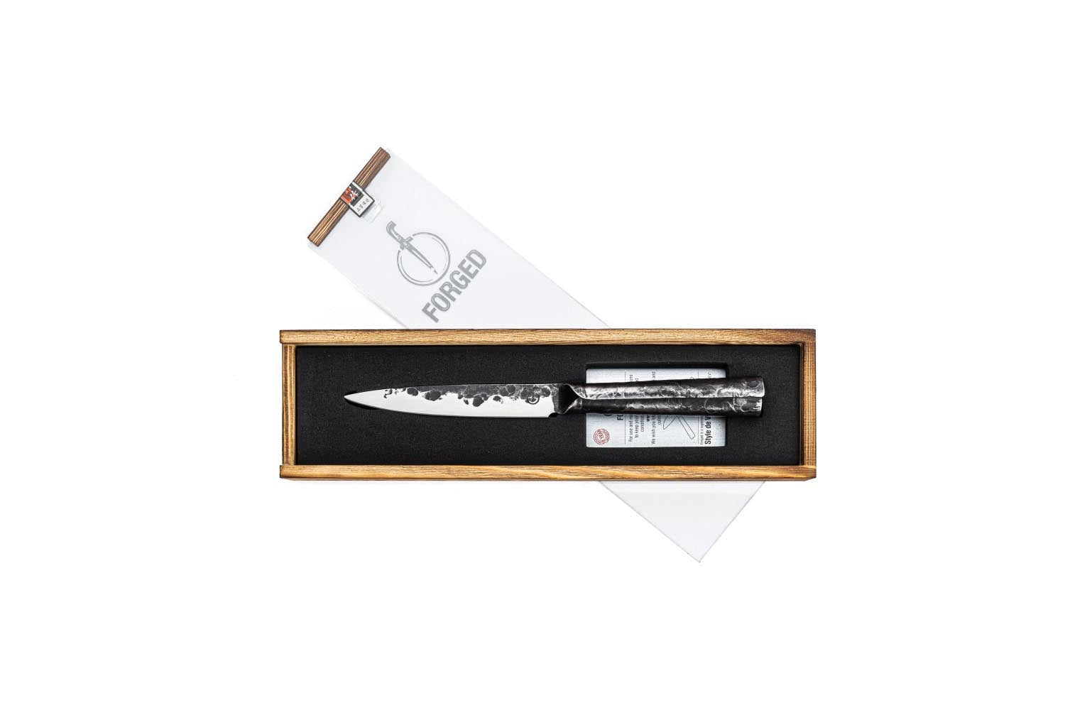 Das Forged Brute Universalmesser 13cm überzeugt mit scharfer Klinge und rustikalem Design, perfekt für präzise Küchenarbeiten.