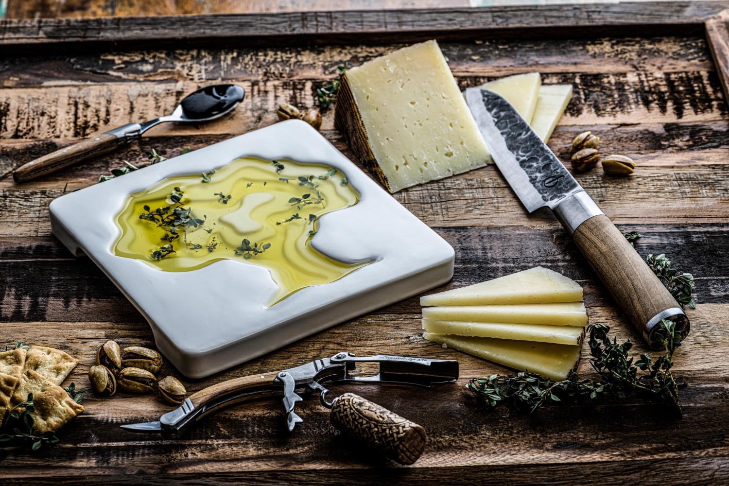 Keramikschale mit Olivenbaum-Design, ideal für Olivenöl. Hochwertig und stilvoll, ein Highlight von Style de Vie für Ihren Tisch.