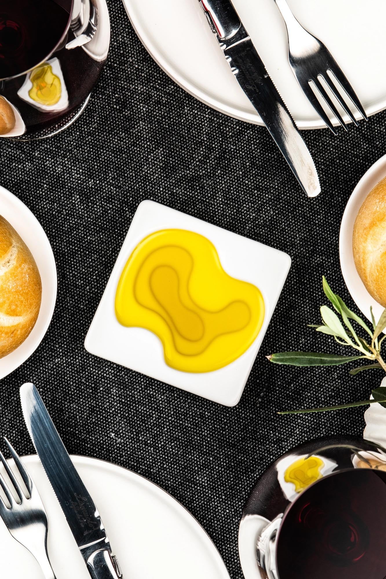 Elegantes 2er Set Keramikschälchen von Style de Vie, ideal für Olivenöl und als stilvolle Ergänzung für Ihre Tischdekoration.