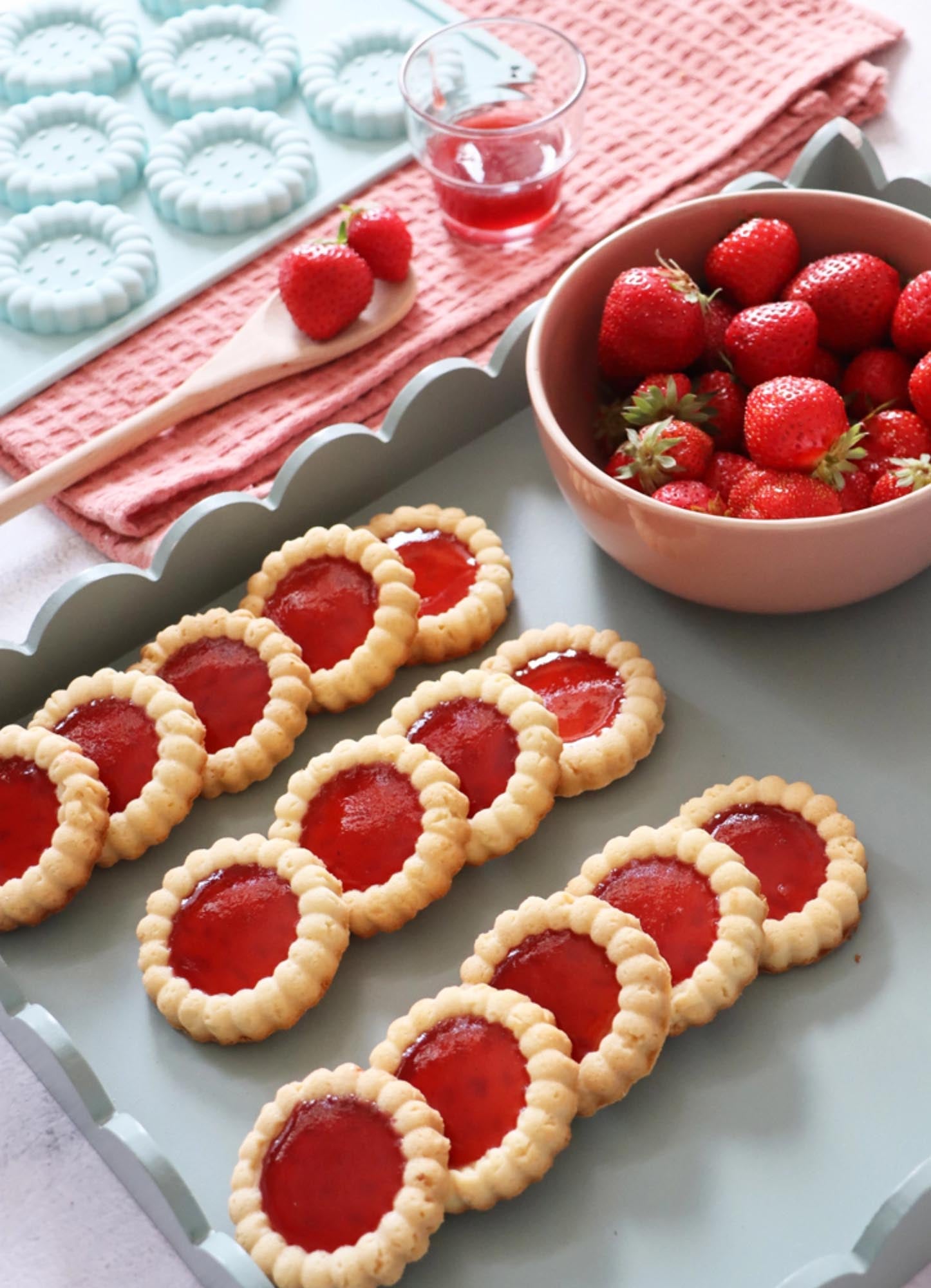 Hochwertige Silikonform für 11 Törtchen, ideal für kreative Backideen. Perfekte Ergebnisse und einfache Handhabung garantiert.