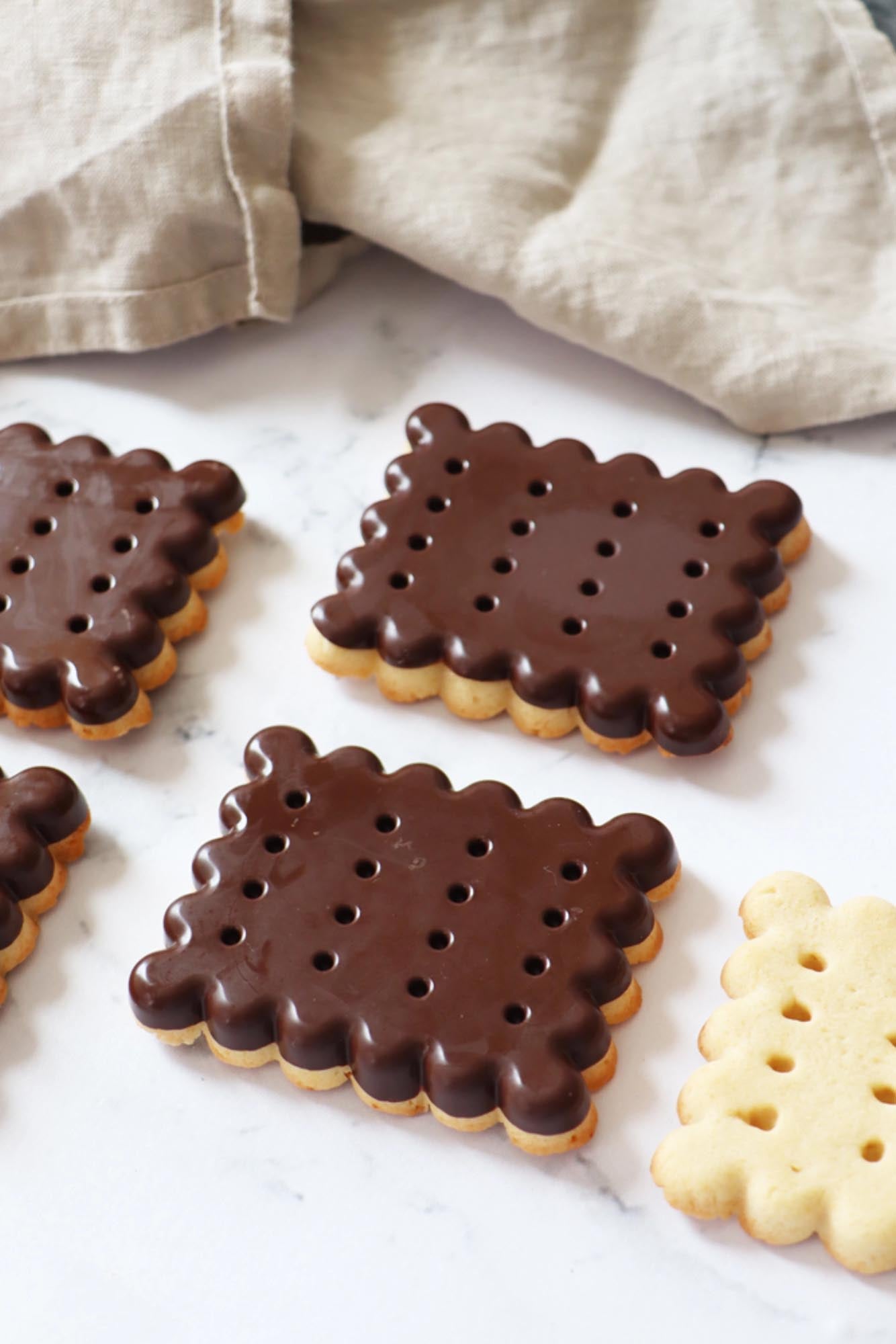 Hochwertige Silikonform für 8 Petit Beurre Kekse, ideal für kreatives Backen. Antihaftend, langlebig und einfach zu reinigen.