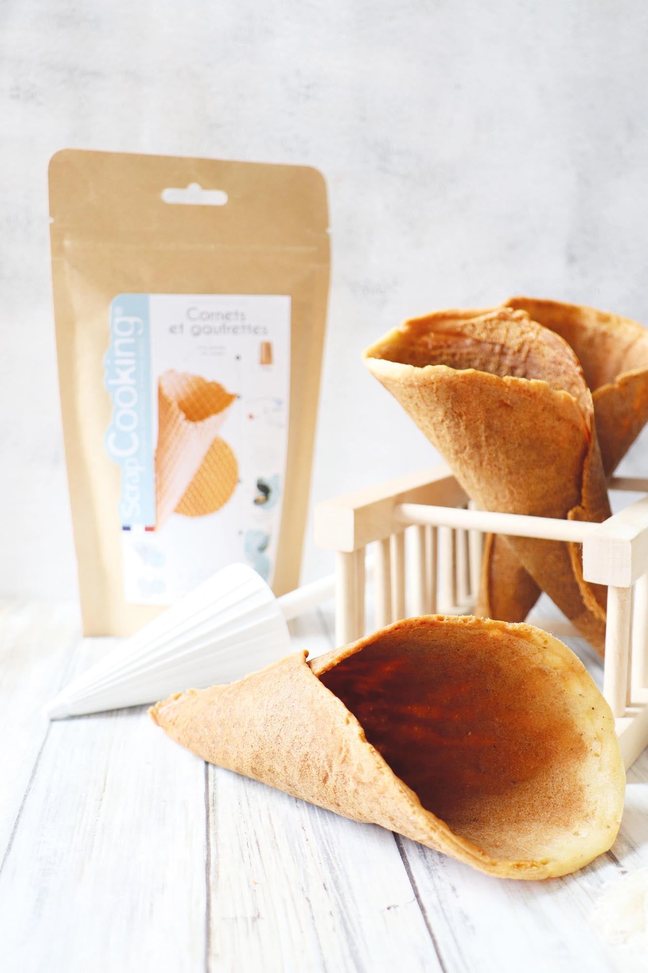 Fertigmischung für köstliche Vanillewaffeln, ideal für Cornets. Einfach zuzubereiten, 250g Packung von Scrap Cooking.