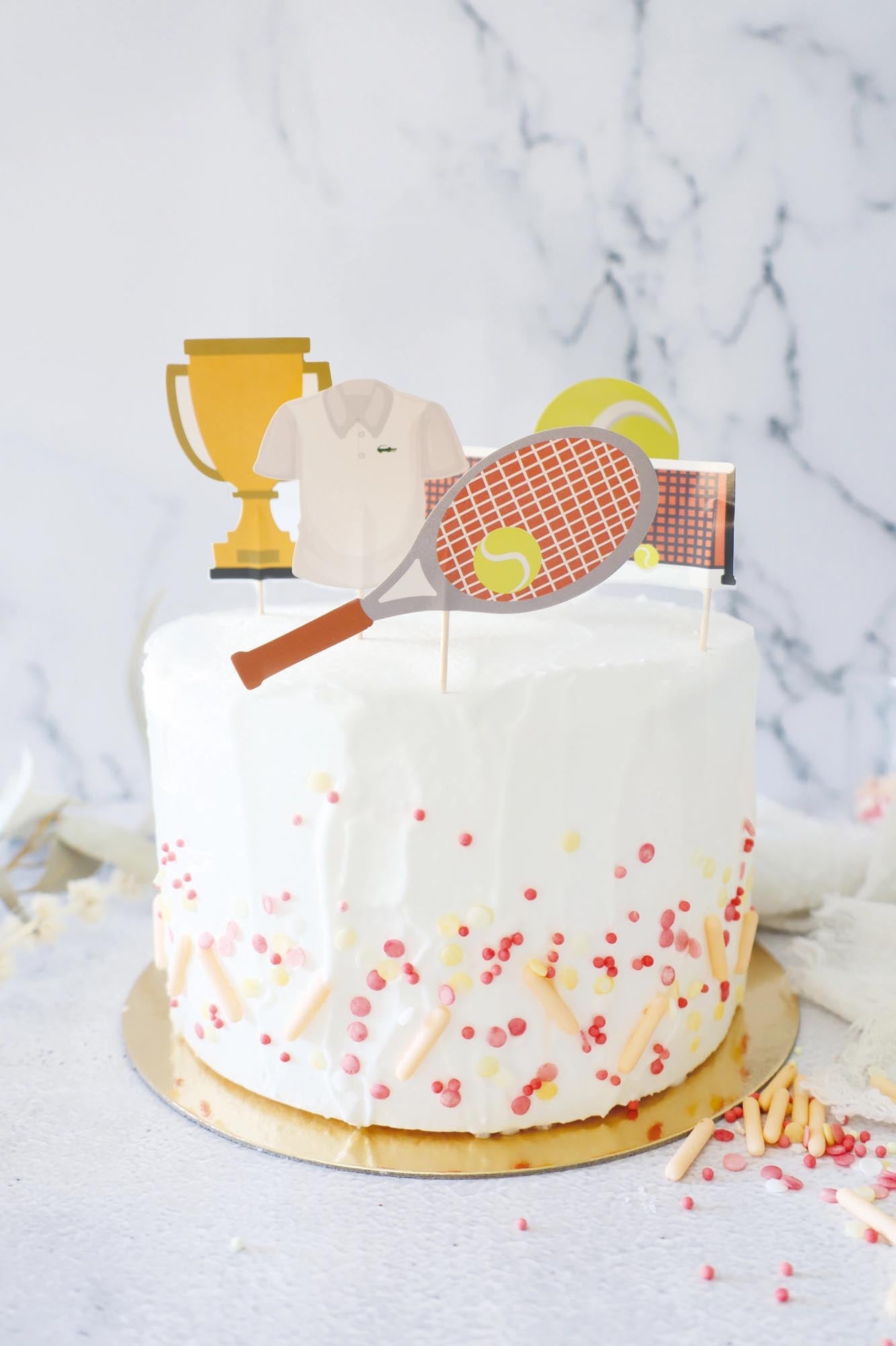 Essbare Kuchendekorationen im Tennis-Design, 5er Set, ideal für Torten, Cupcakes und Desserts. Perfekt für Tennis-Liebhaber.