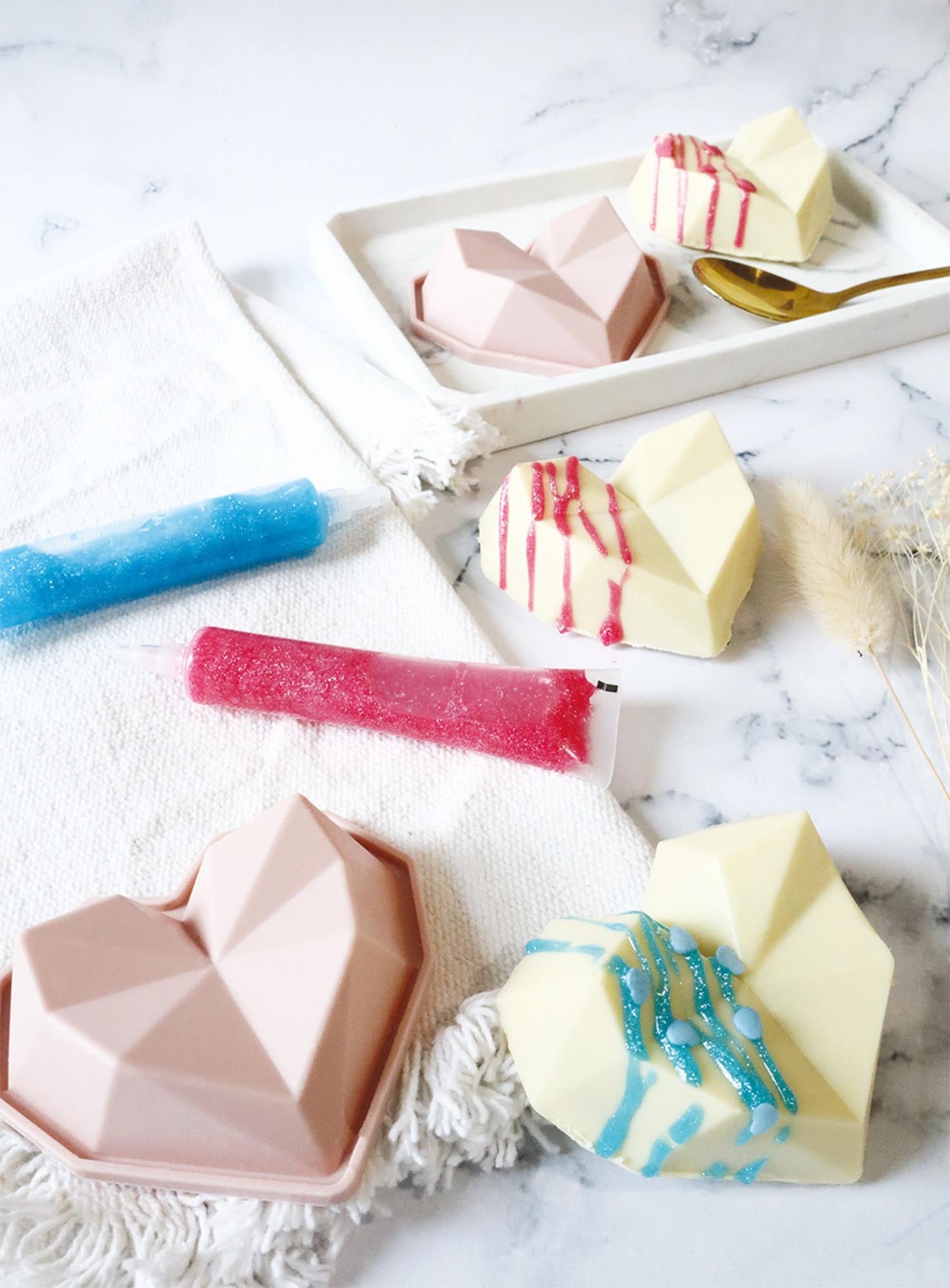 Perlmuttrosa Zuckerguss-Stift, 26g, ideal für präzise Dekorationen auf Gebäck, Torten und Keksen. Perfekt für kreative Backideen.