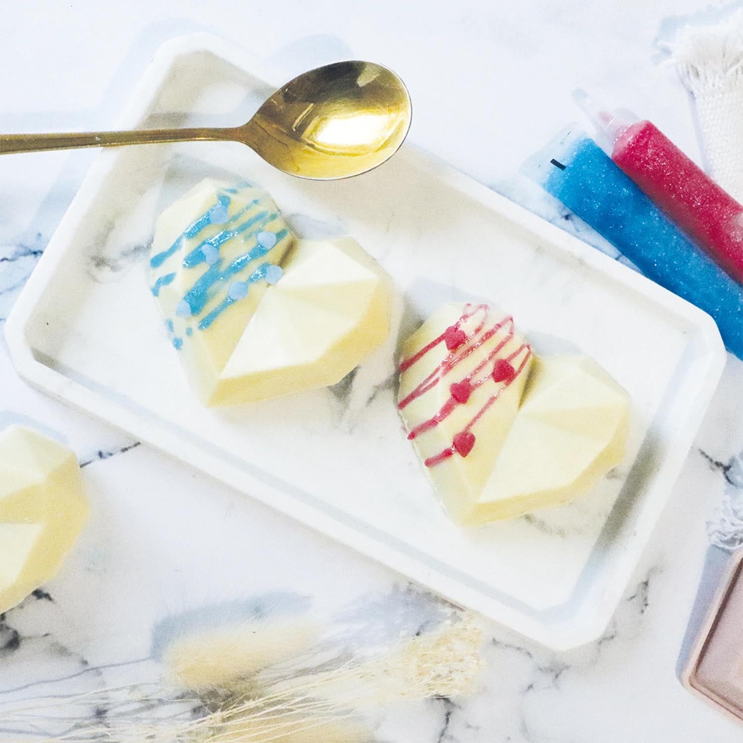 Zuckerguss-Stift in perlmuttblau (26g) von Scrap Cooking, ideal für präzise und kreative Dekorationen auf Gebäck und Desserts.