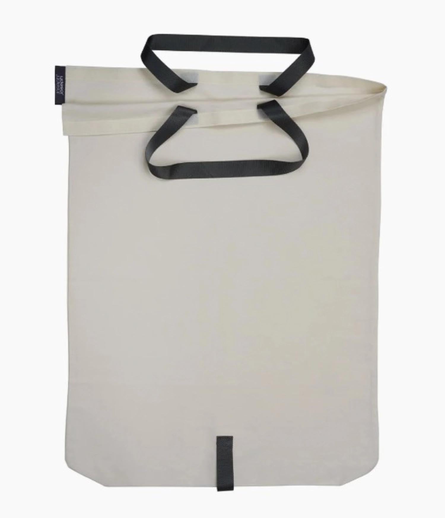 Ersatz Wäschetrennkorb ecru 45L in Beige präsentiert im Onlineshop von KAQTU Design AG. Wäschekorb ist von Joseph Joseph