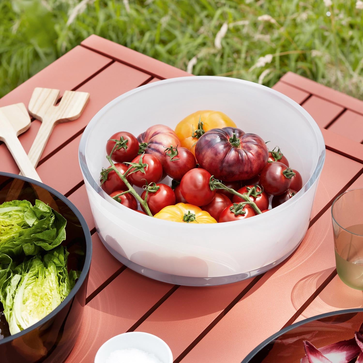 Set aus zwei flachen, weissen Tellern (20 cm) von LSA, perfekt für elegante Tischgestaltung und vielseitige Einsatzmöglichkeiten.