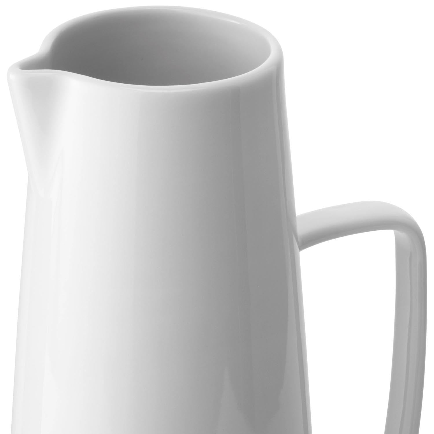 Weisser Krug von LSA, 1.4 Liter, aus der Collective-Serie, perfekt für elegantes Servieren und modernes Tischdesign.