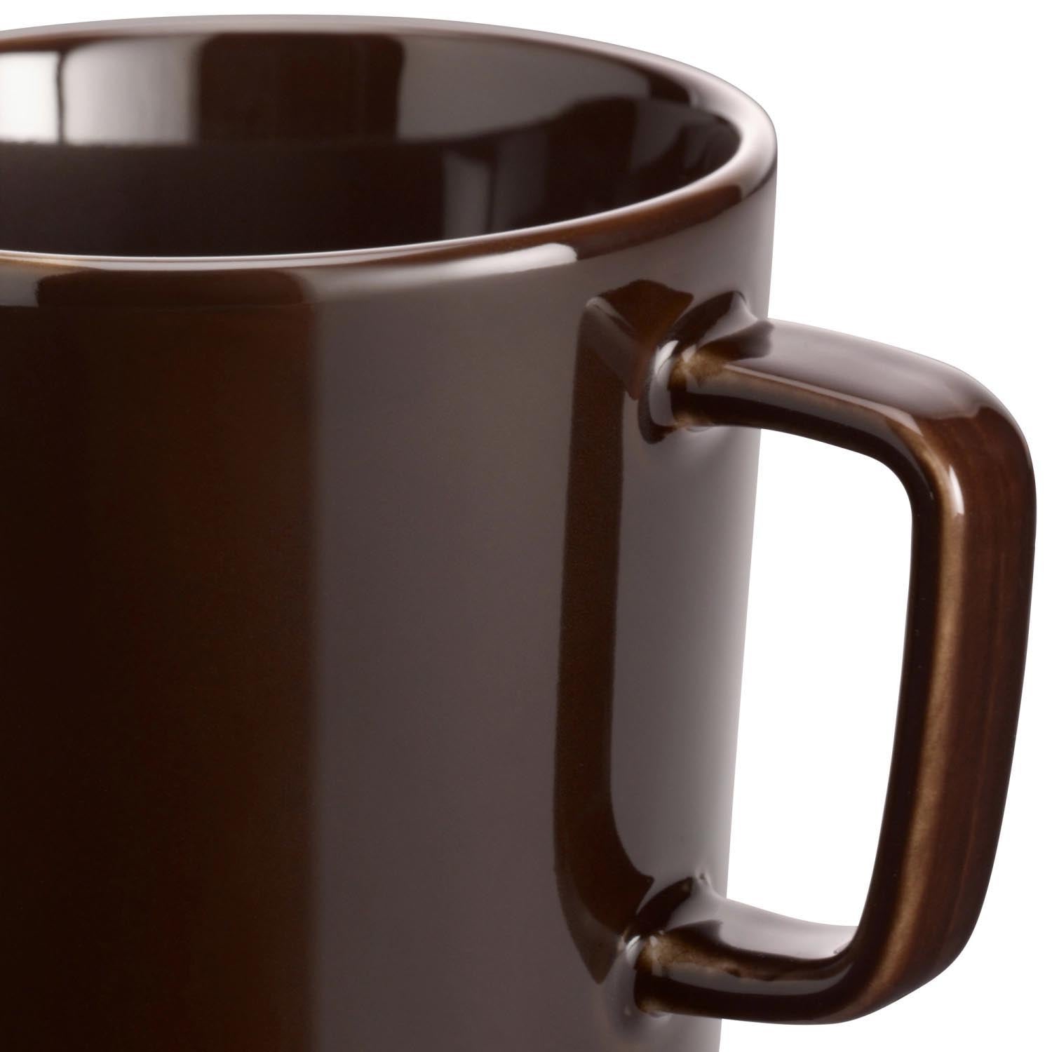 Elegantes 2er Set Kaffeetassen von LSA, 370ml, in modernem Mocha-Design. Perfekt für stilvolle Kaffeepausen und Genussmomente.