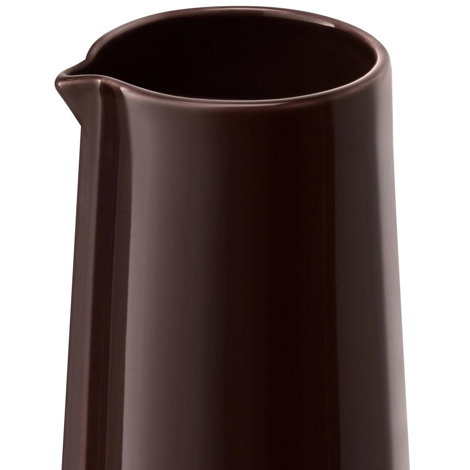 Stilvoller 235ml Giesser von LSA, ideal für Milch oder Sahne. Modernes Design, perfekt für Kaffee- und Teemomente.