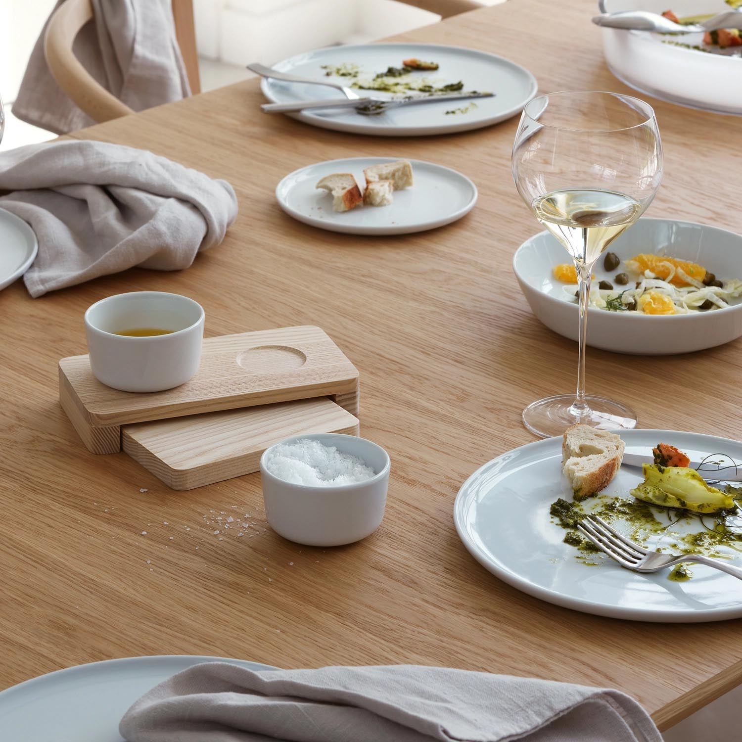 Elegantes Servierset aus weisser Esche von LSA, Masse 19.5x16x8cm, perfekt für stilvolles Anrichten und Servieren von Speisen.