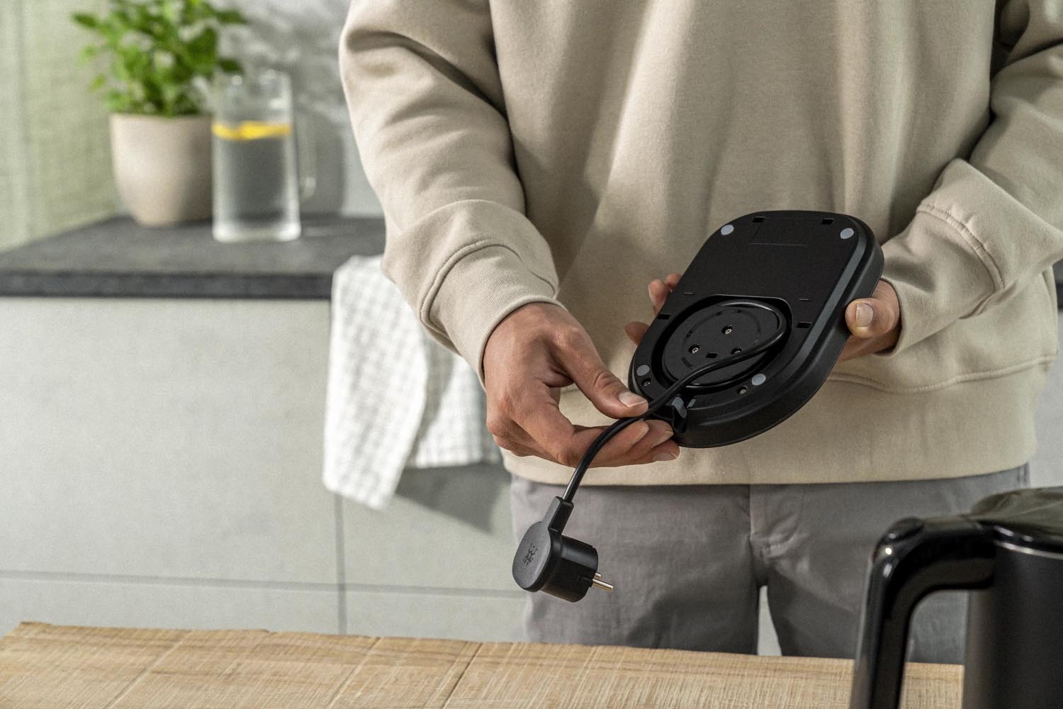 Zwilling Enfinigy Wasserkocher PRO 1l schwarz: Elegantes Design, präzise Temperaturkontrolle, robust, perfekt für den Alltag.