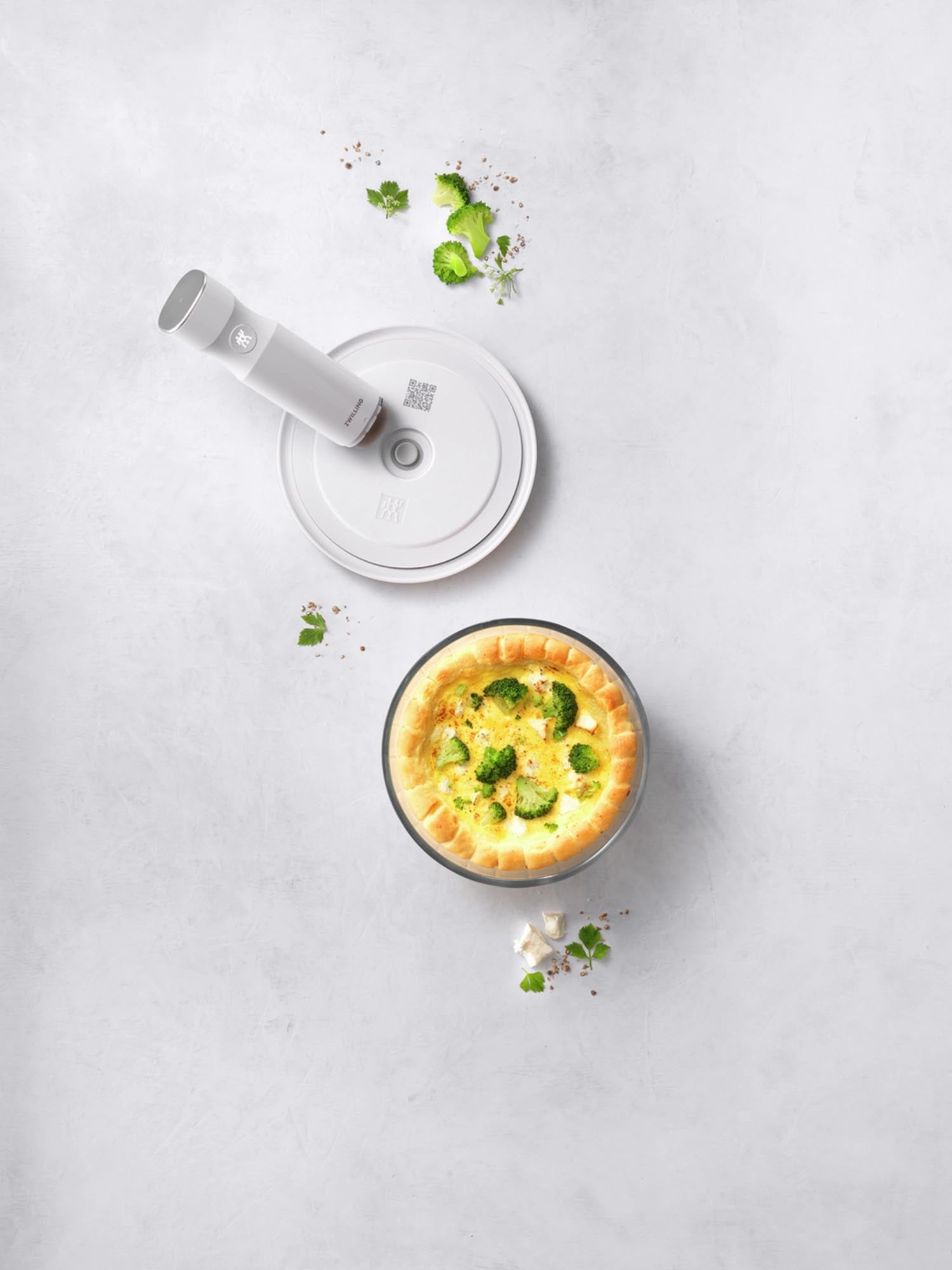 Die Zwilling Fresh & Save Vakuumschüssel M aus Glas hält Speisen länger frisch und ist ideal für Aufbewahrung und Servieren.