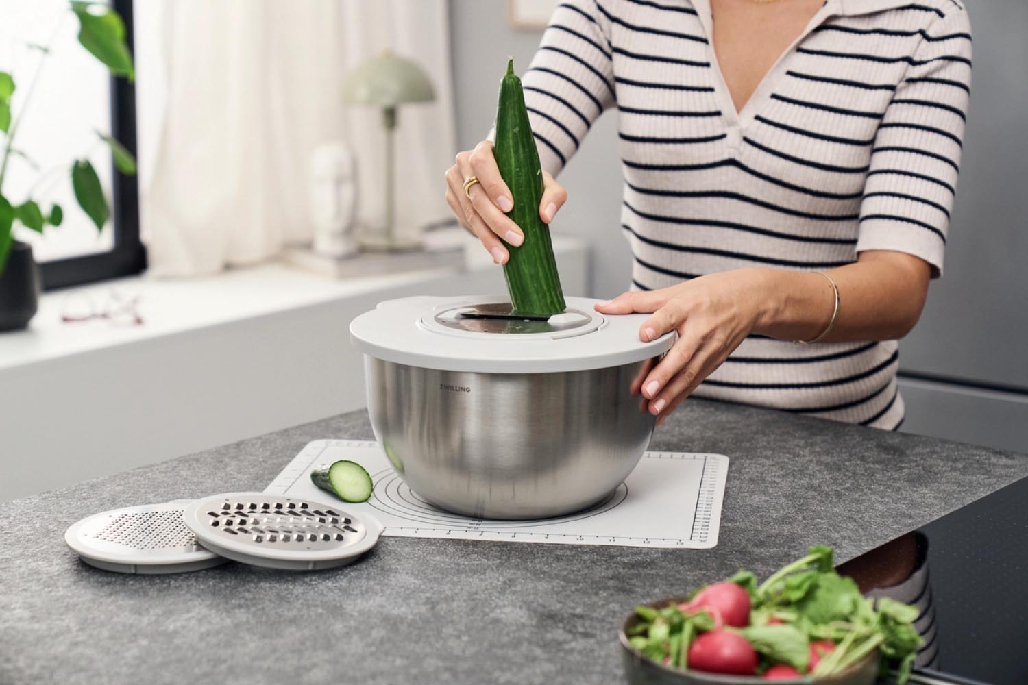 Edelstahl-Vakuumschüssel von Zwilling, ideal für Frische und Lagerung. Modernes Design, langlebig und praktisch für den Alltag.