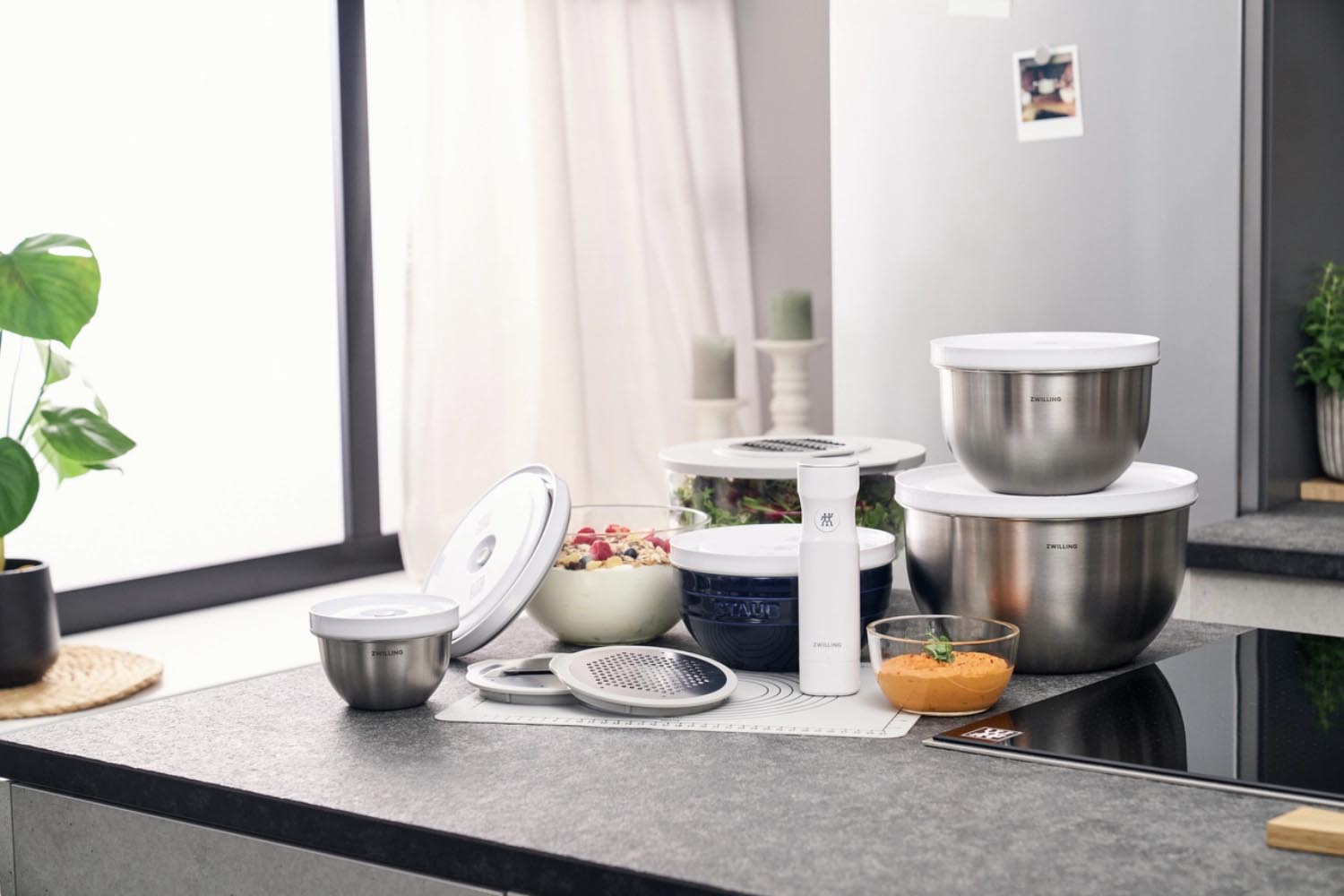 Hochwertiges 3-teiliges Edelstahl-Schüsselset von Zwilling, perfekt für frische Lagerung und ansprechendes Servieren von Speisen.