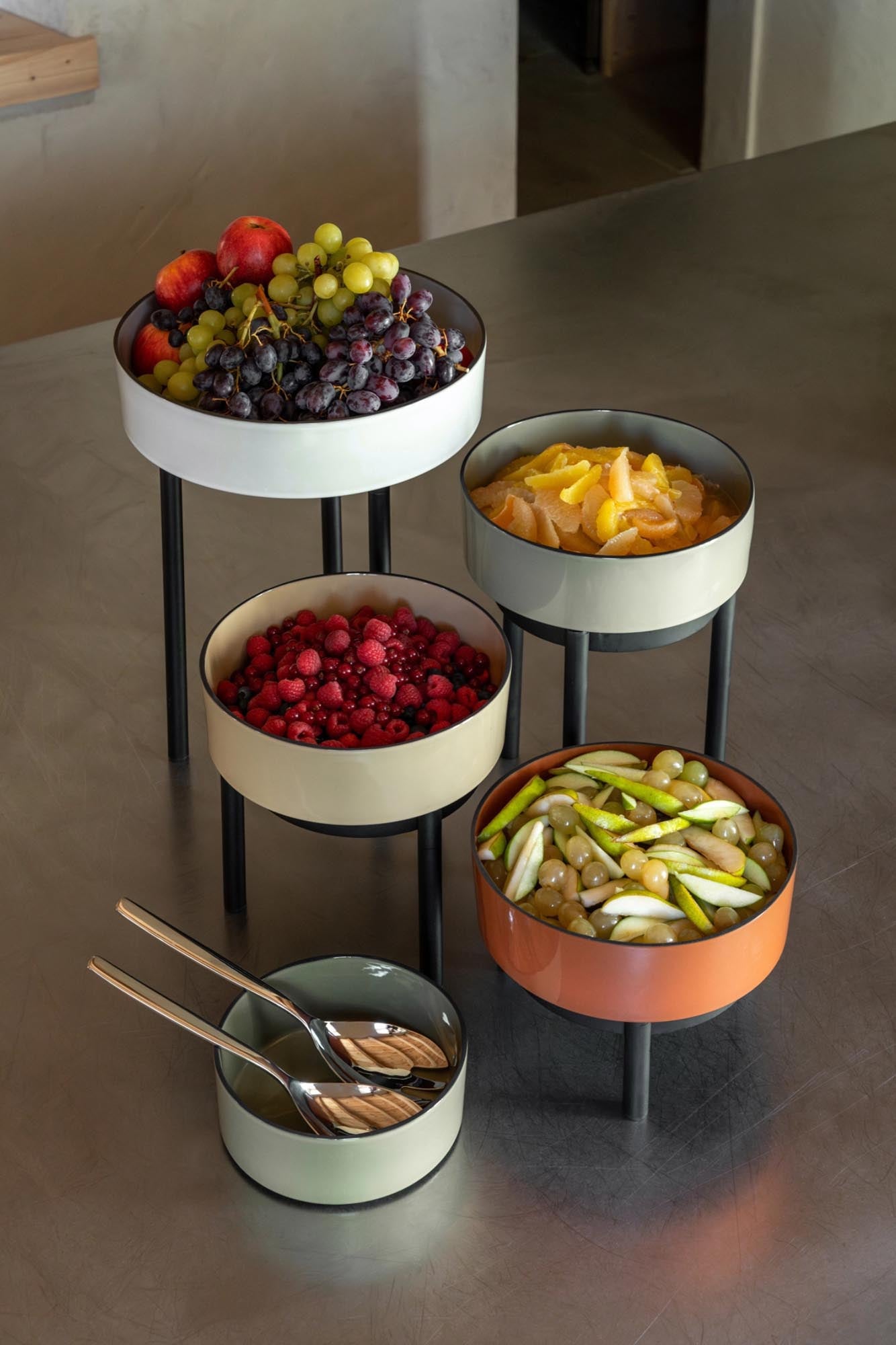 Revol Caractère Schale, 26cm Ø, 5.3cm hoch, muskatnussfarben, stilvoll und funktional, perfekt für modernes Servieren.