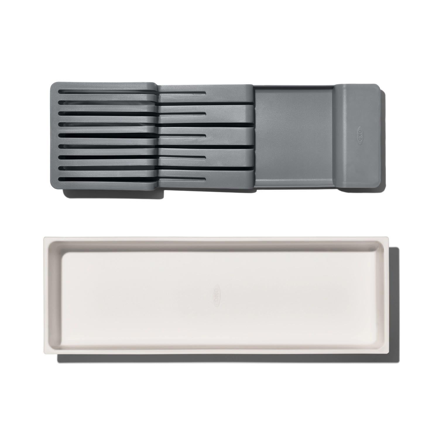 Praktischer OXO Messerorganizer für Schubladen, bietet sichere und platzsparende Aufbewahrung für Ihre Küchenmesser.