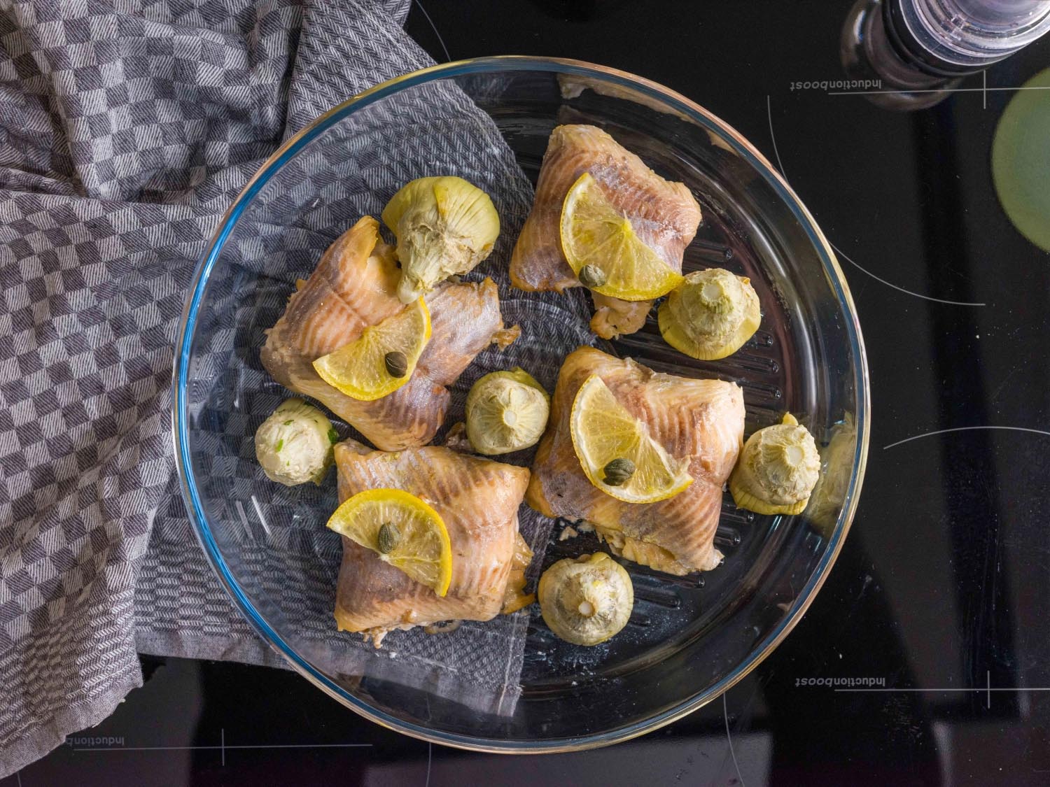 Runde Auflaufform von Borart, 26 cm, ideal zum Backen und Servieren, langlebig, elegant und vielseitig verwendbar.