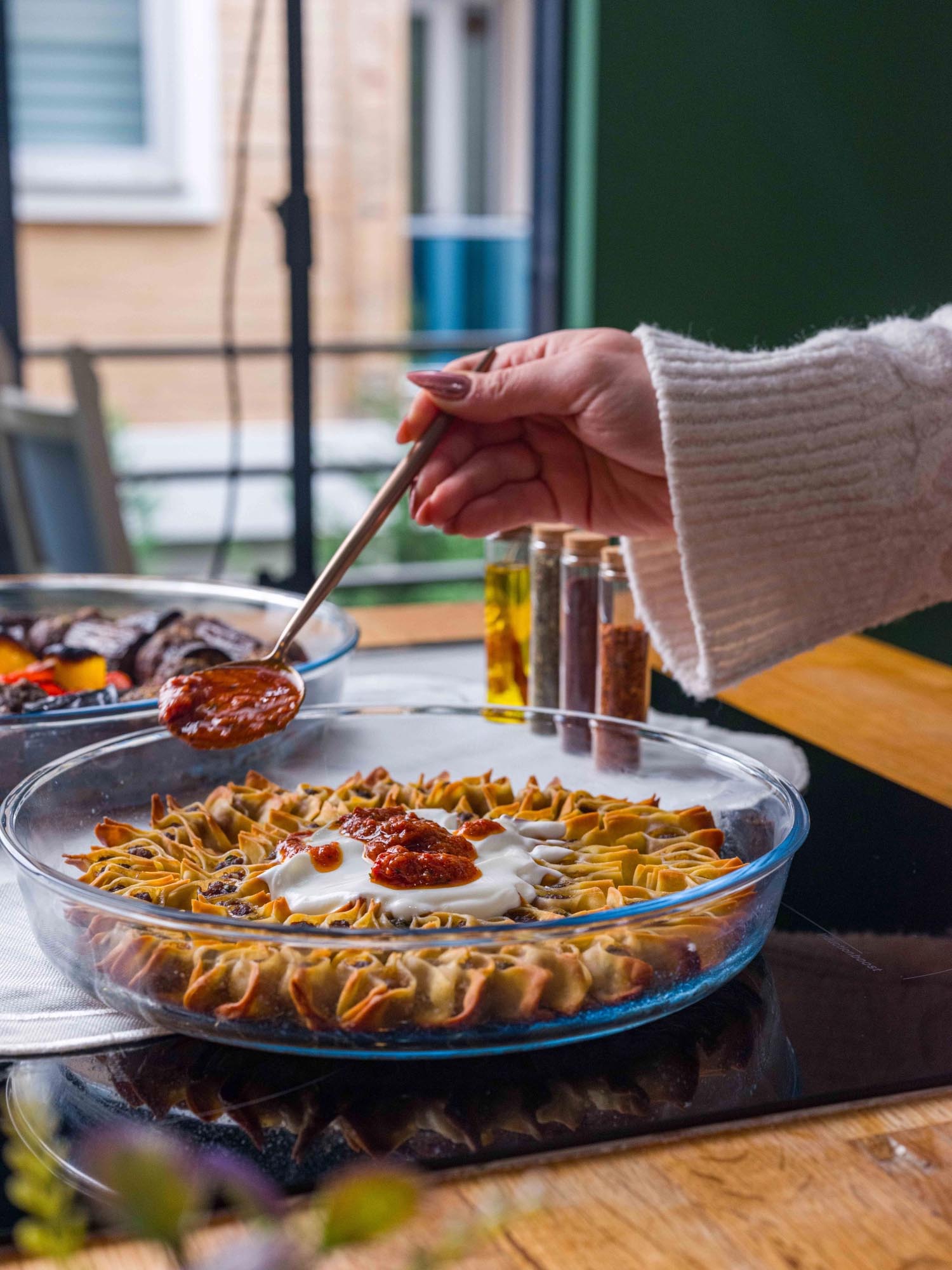 Runde Borart Auflaufform, 26 cm, perfekt für Backen und Servieren, robust, stilvoll und vielseitig einsetzbar.