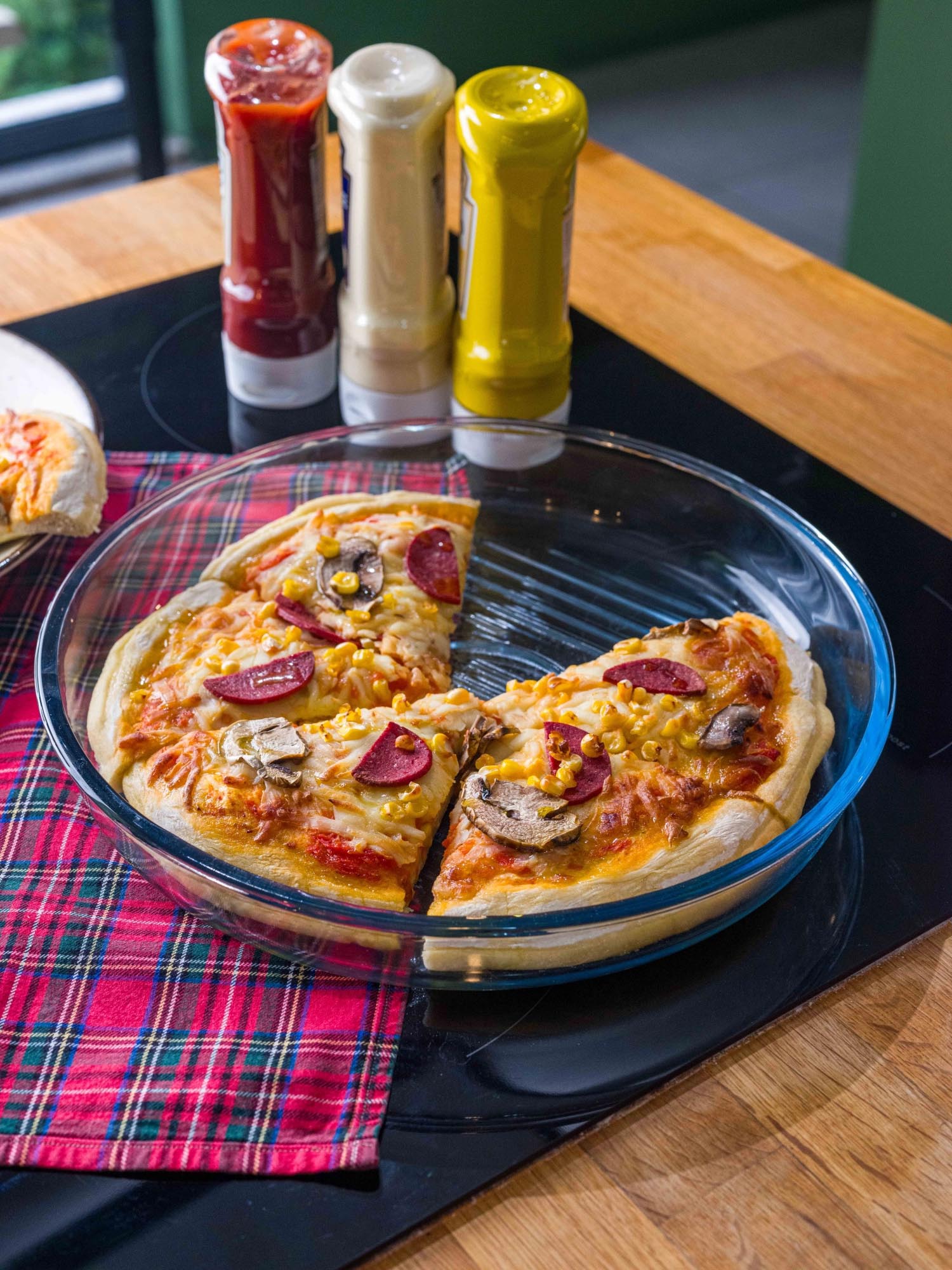 Runde Auflaufform von Borart, 26 cm, ideal zum Backen und Servieren, langlebig, elegant und vielseitig verwendbar.