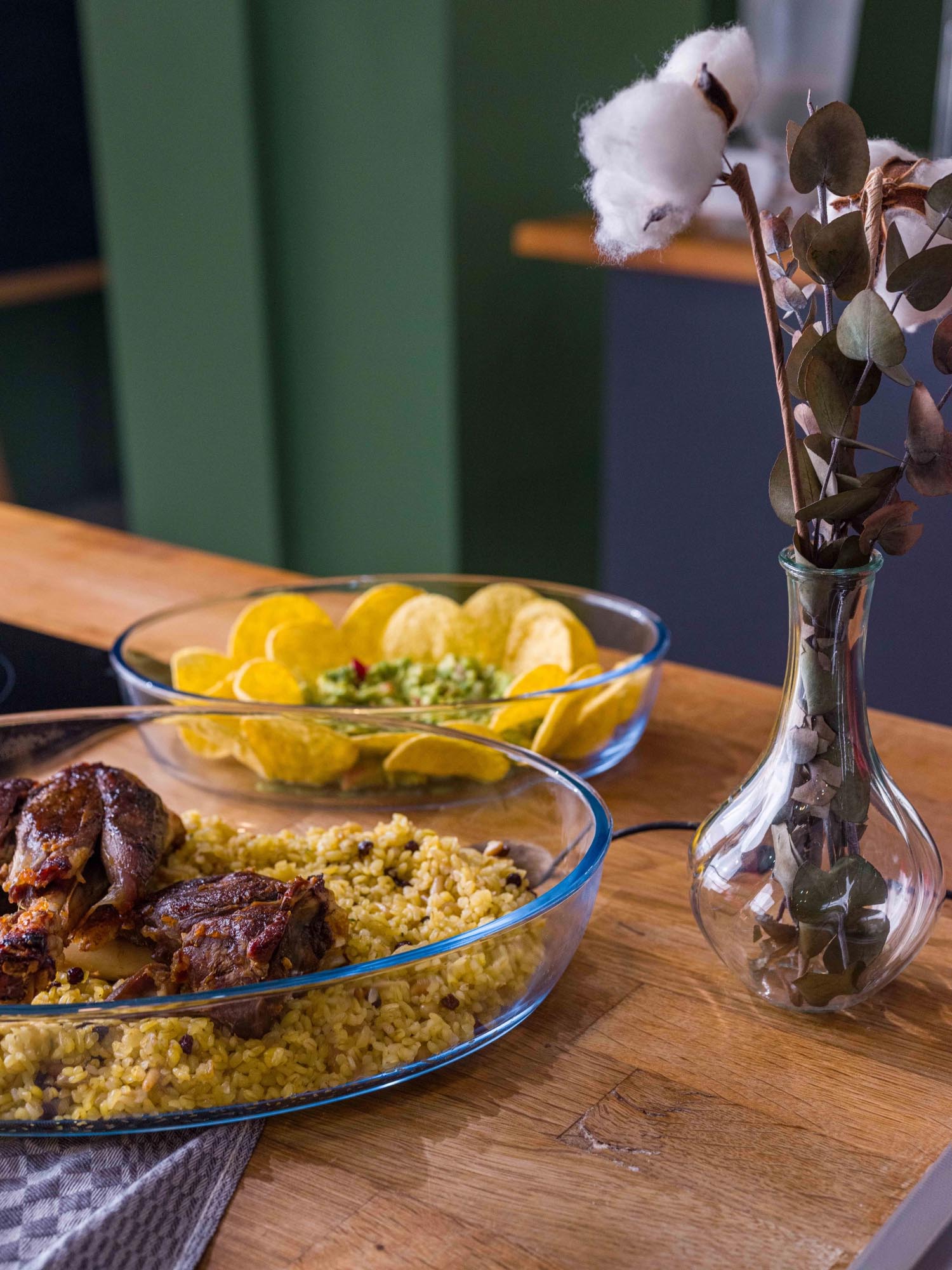 Elegante ovale Auflaufform von Borart, 34.8x24cm, ideal für köstliche Ofengerichte, robust und stilvoll für Ihre Küche.