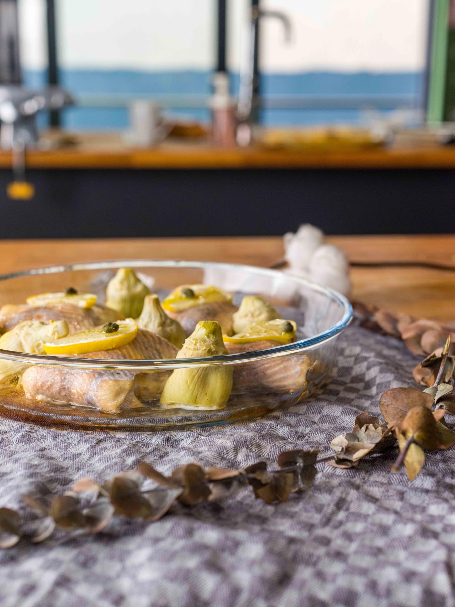 Elegante ovale Auflaufform von Borart, 34.8x24cm, ideal für köstliche Ofengerichte, robust, hochwertig und ein Blickfang in der Küche.