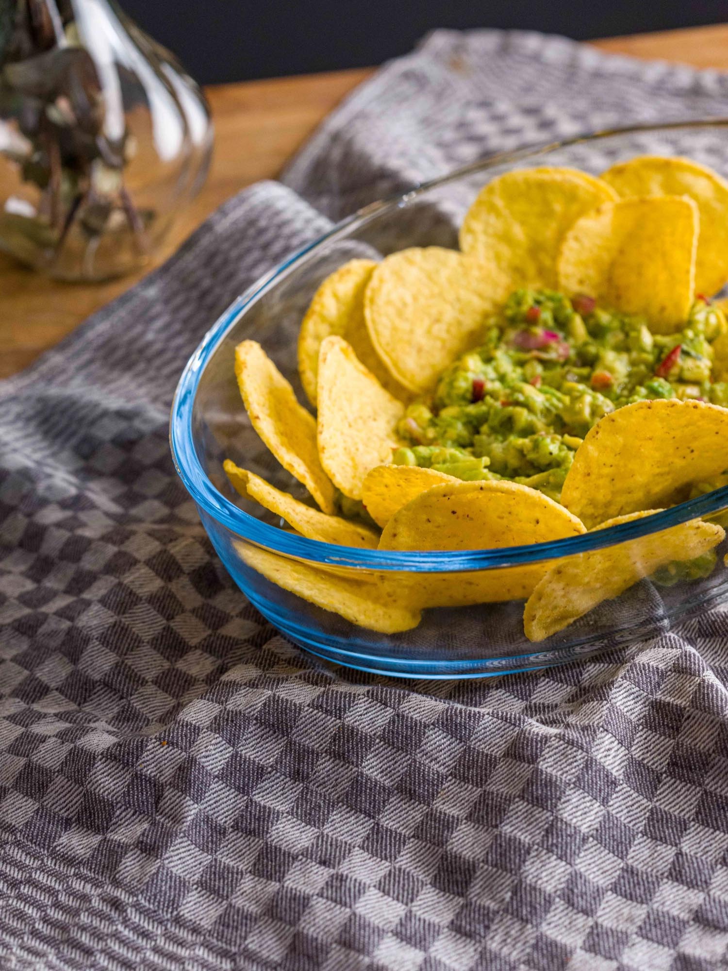 Elegante ovale Auflaufform von Borart, 25.8x17.9 cm, ideal für köstliche Ofengerichte, robust und ein Highlight in jeder Küche.