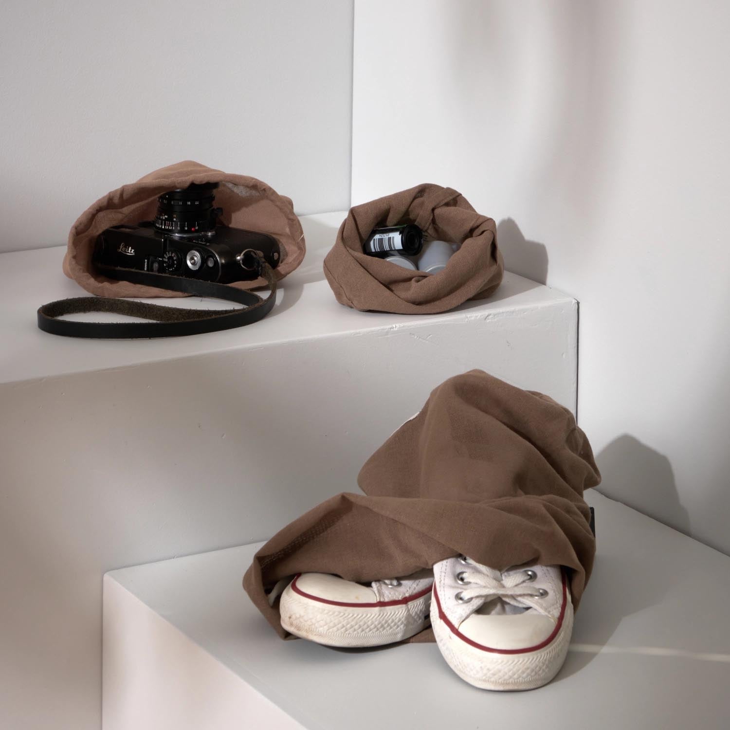 Nachhaltige Allzweckbeutel aus Biobaumwolle in drei Grössen (16/24/30 cm) von The Organic Company, ideal für vielseitige Anwendungen.