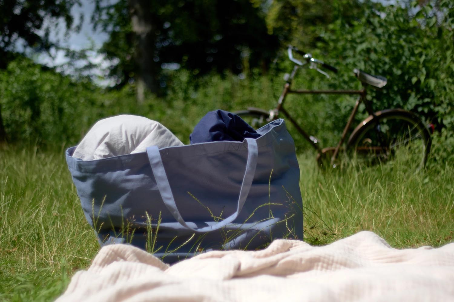 Grosse Tasche aus graublauer Bio-Baumwolle, 35x45x90cm, umweltfreundlich, vielseitig und perfekt für den Alltag.