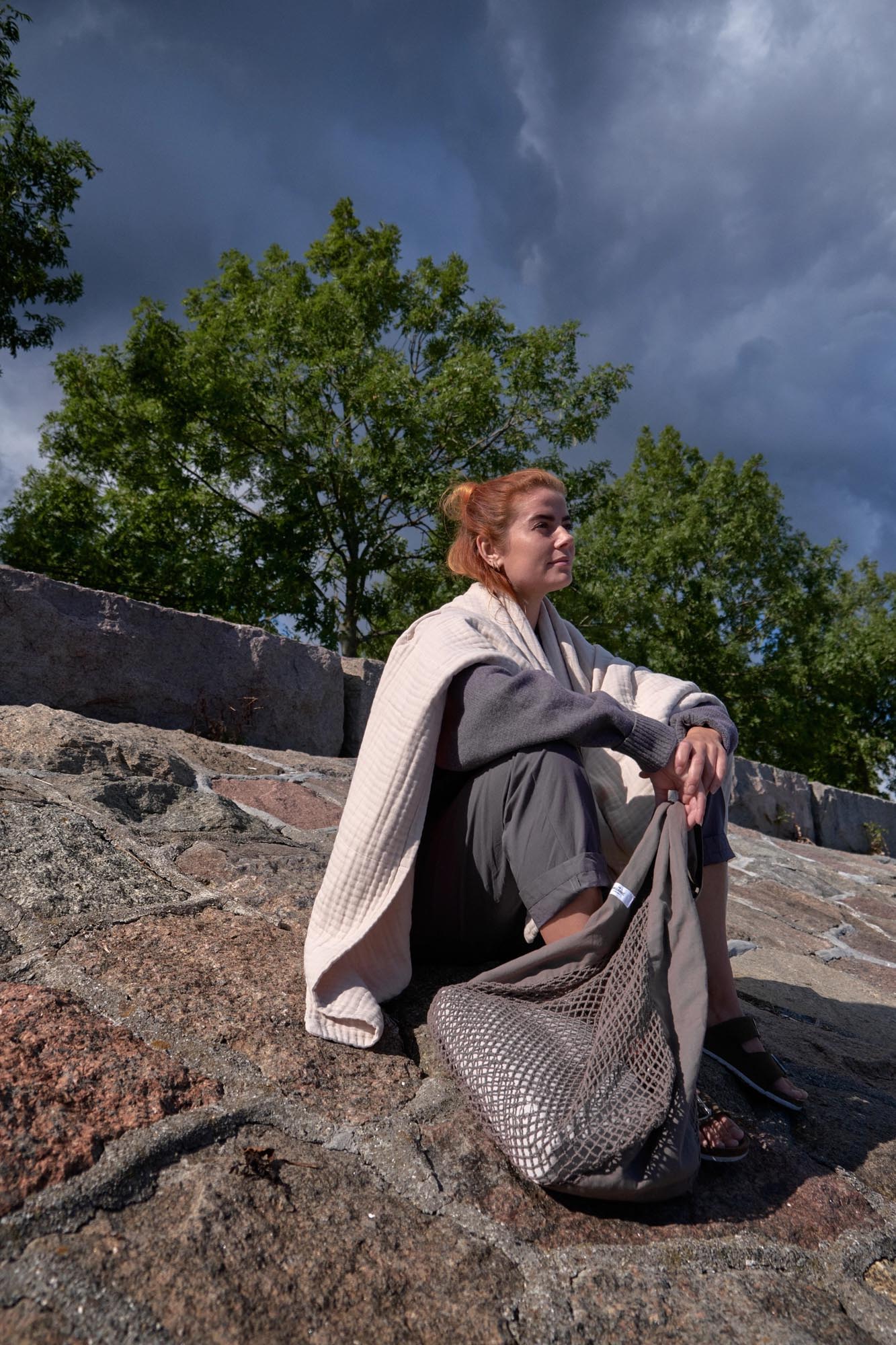 Stilvolle Net Shoulder Tasche aus Biobaumwolle, 44x15x45cm, in Clay, ideal für nachhaltiges Tragen und Aufbewahren.