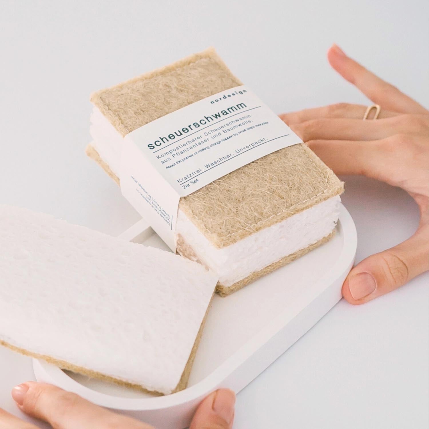 2er Set nachhaltige Schwämme aus Zellulose und Sisalfaser, 11x7x4cm, perfekt für umweltbewusstes und effektives Reinigen.