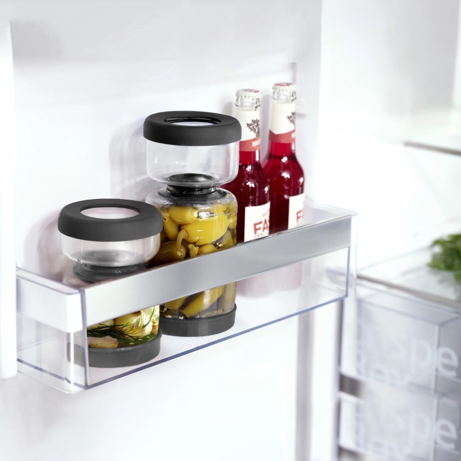 Praktisches Abtropfglas von Westmark mit 1300 ml Volumen, ideal zum Abtropfen und Frischhalten von Lebensmitteln.