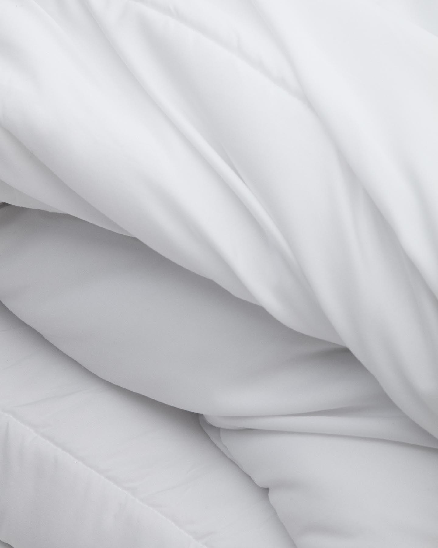 Bettdecke Mistral für 180-cm-Betten – hergestellt in Spanien in Weiß präsentiert im Onlineshop von KAQTU Design AG. Duvet ist von Kave Home