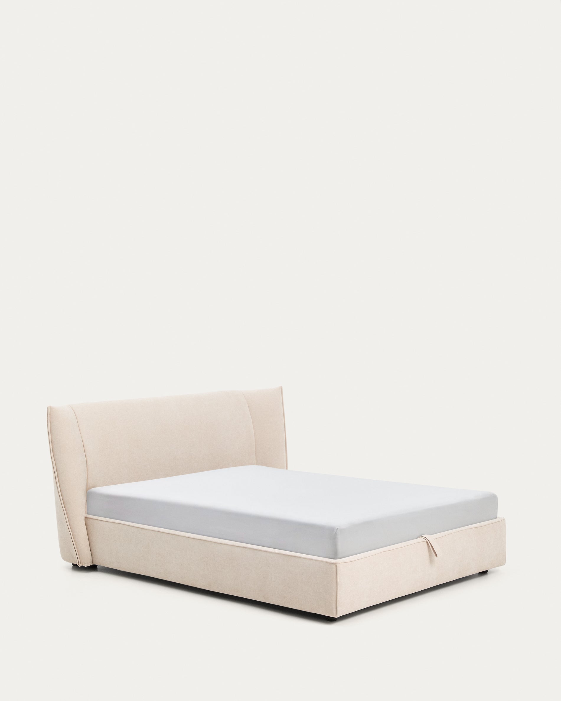 Abziehbares Bett Arvian aus beigefarbener Chenille mit Klappbettkasten für eine Matratze von 160 x 200 cm in Beige präsentiert im Onlineshop von KAQTU Design AG. Bett ist von Kave Home