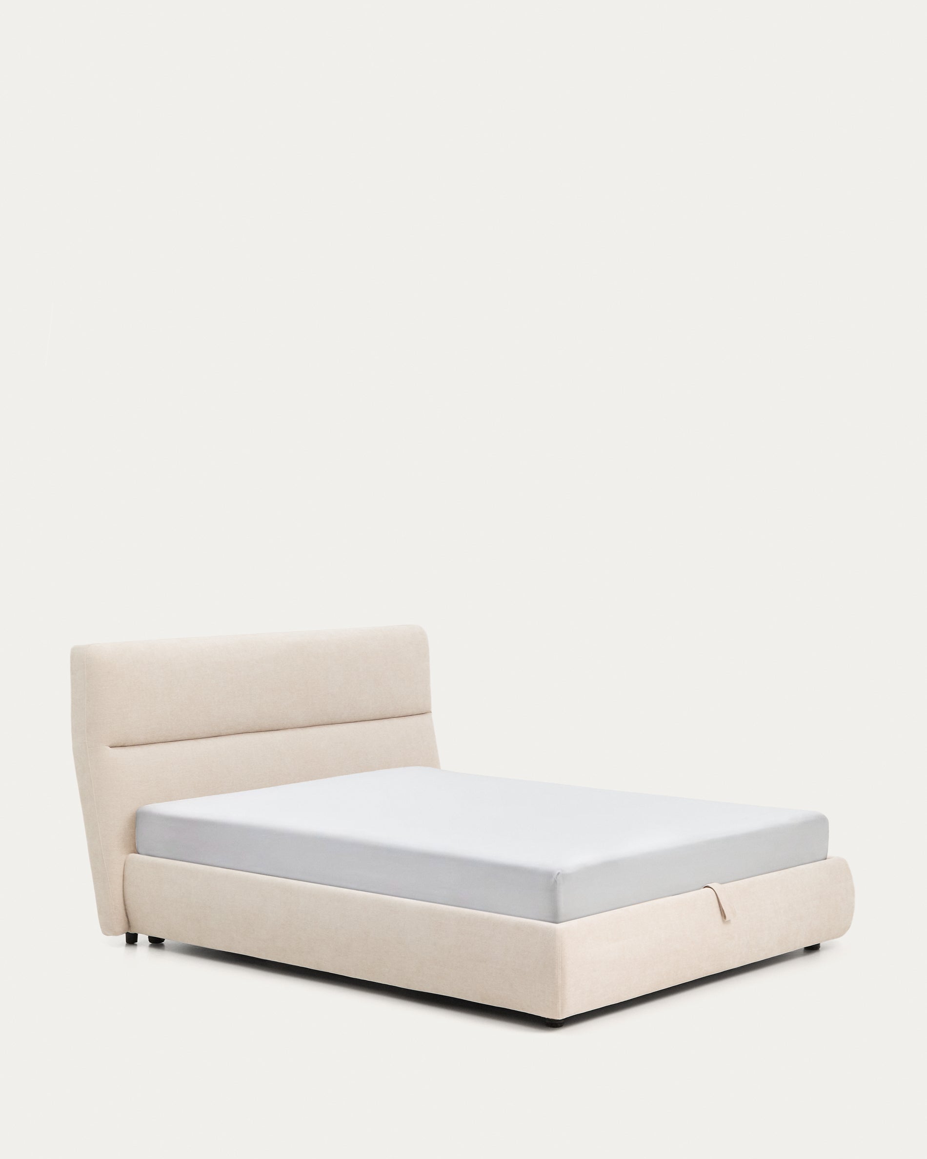 Abziehbares Bett Dafra aus beigefarbener Chenille mit Klappbettkasten für eine Matratze von 160 x 200 cm in Beige präsentiert im Onlineshop von KAQTU Design AG. Bett ist von Kave Home