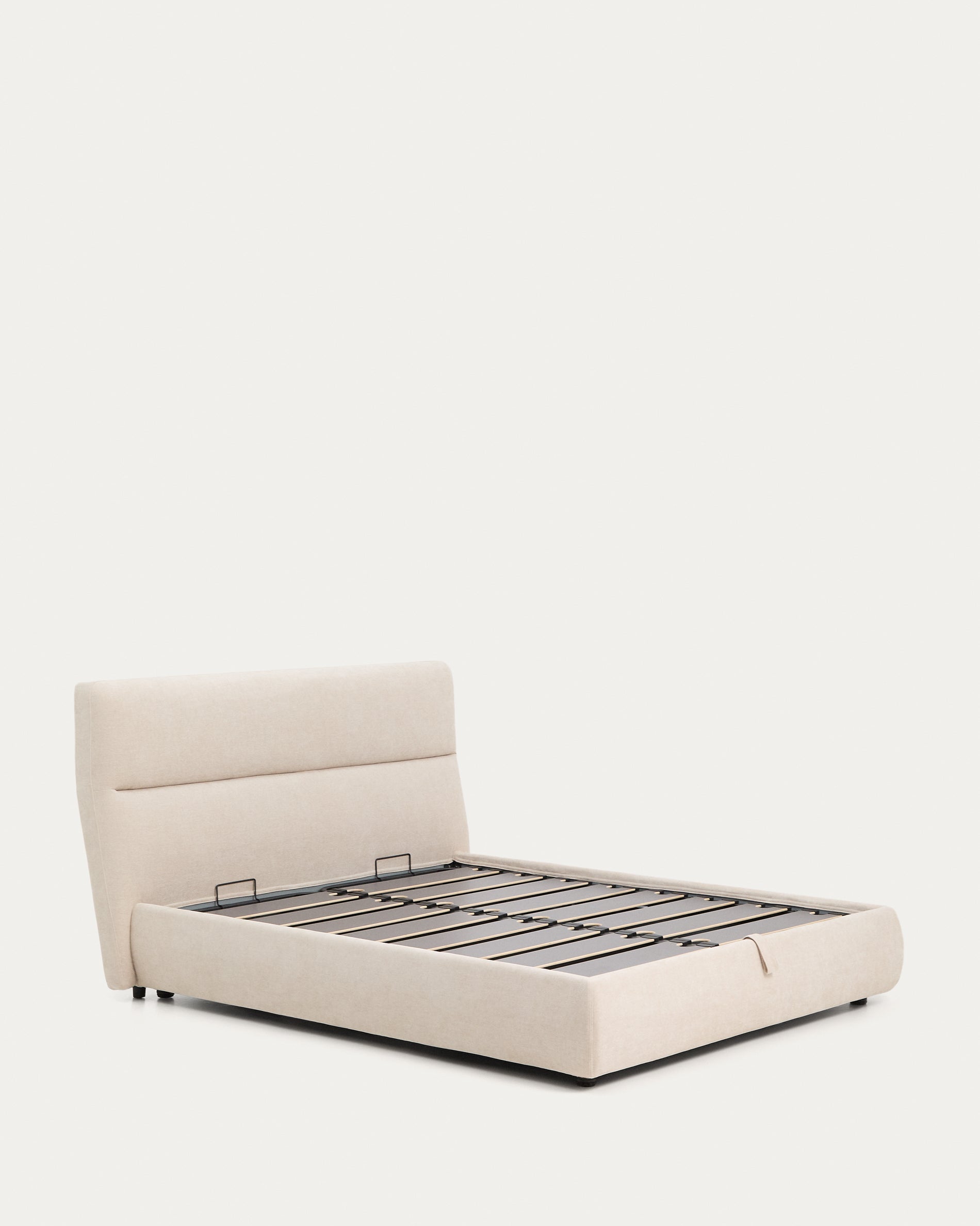 Abziehbares Bett Dafra aus beigefarbener Chenille mit Klappbettkasten für eine Matratze von 160 x 200 cm in Beige präsentiert im Onlineshop von KAQTU Design AG. Bett ist von Kave Home