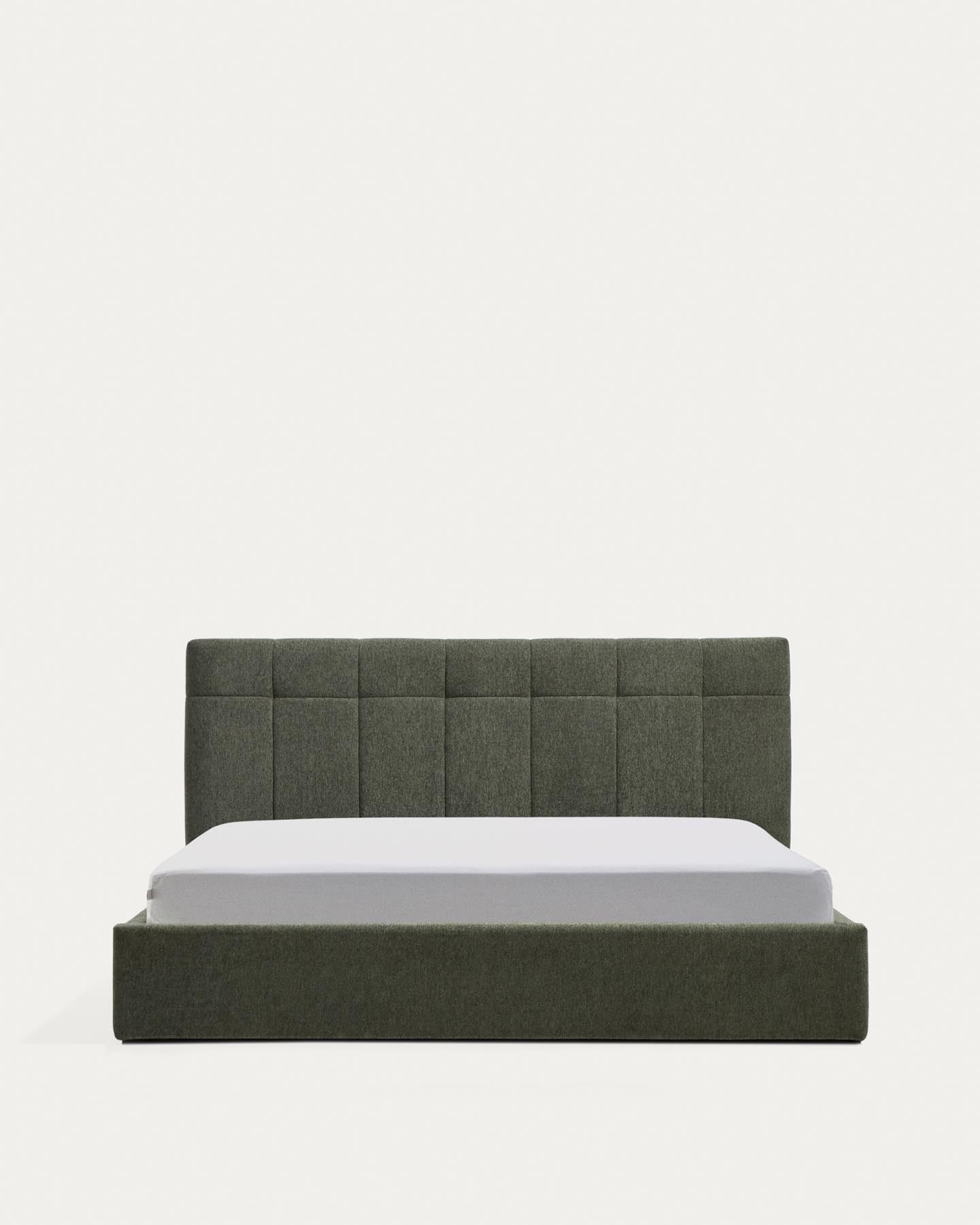 Bett mit klappbarem Bettkasten Darnela in moosgrüner Chenille für Matratzen 180 x 200 cm in Grün präsentiert im Onlineshop von KAQTU Design AG. Bett ist von Kave Home