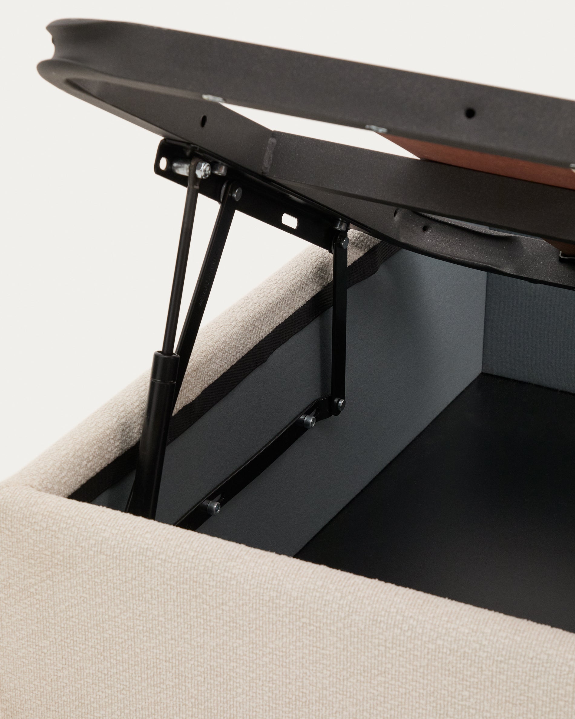 Abziehbares, seitlich aufklappbares Bett mit Stauraum Nelzi für Matratzengröße 90 x 200 cm in ecrufarbener Chenille, 100 % FSC in Ecru präsentiert im Onlineshop von KAQTU Design AG. Bett ist von Kave Home